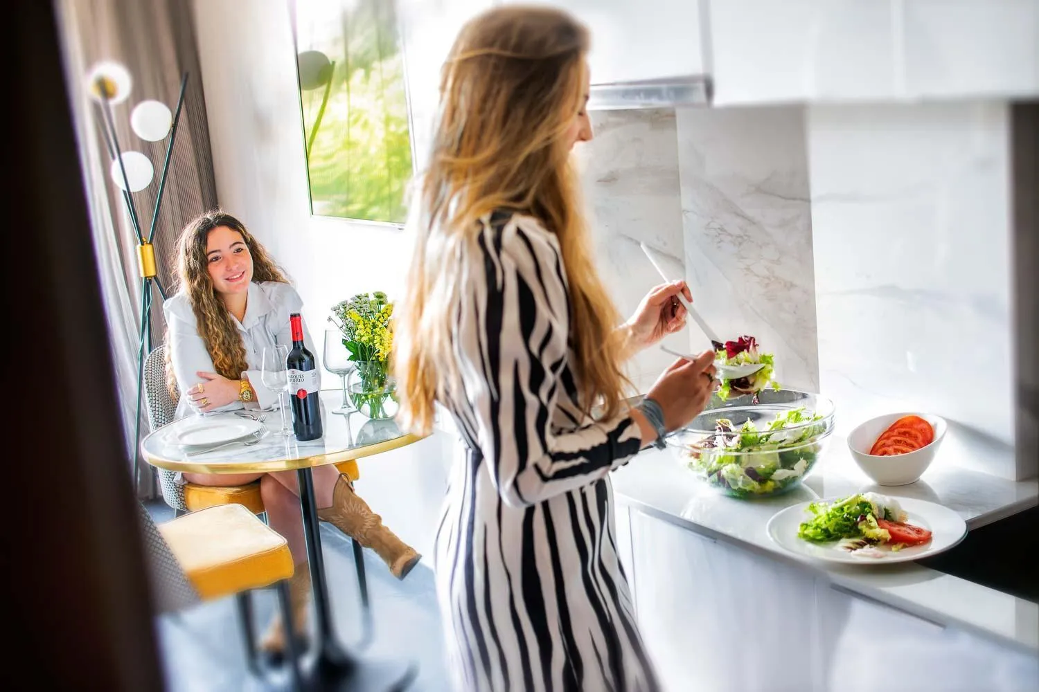 Dining area in Apartosuites Jardines de Sabatini