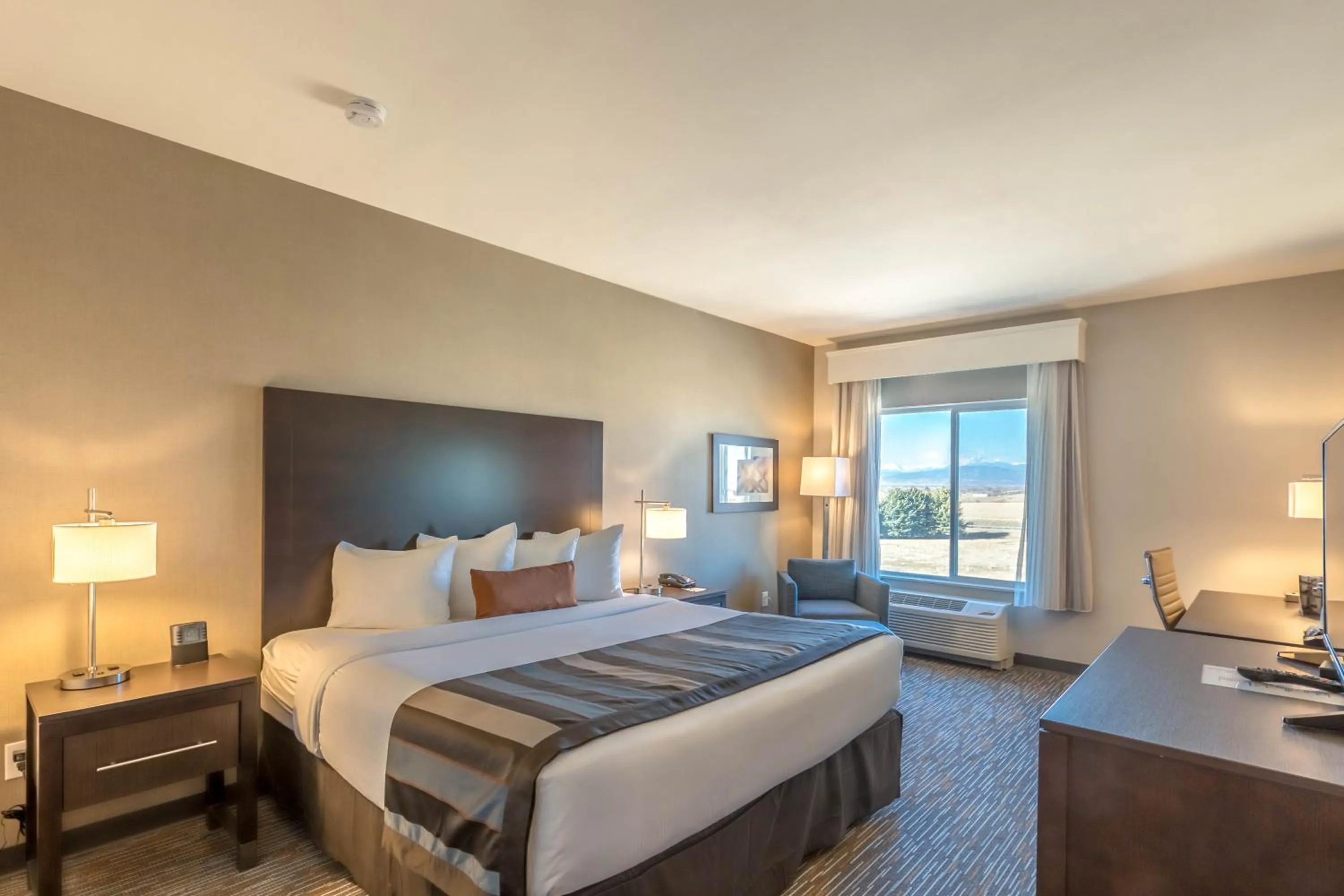 Bedroom, Bed in Wingate by Wyndham Loveland Johnstown