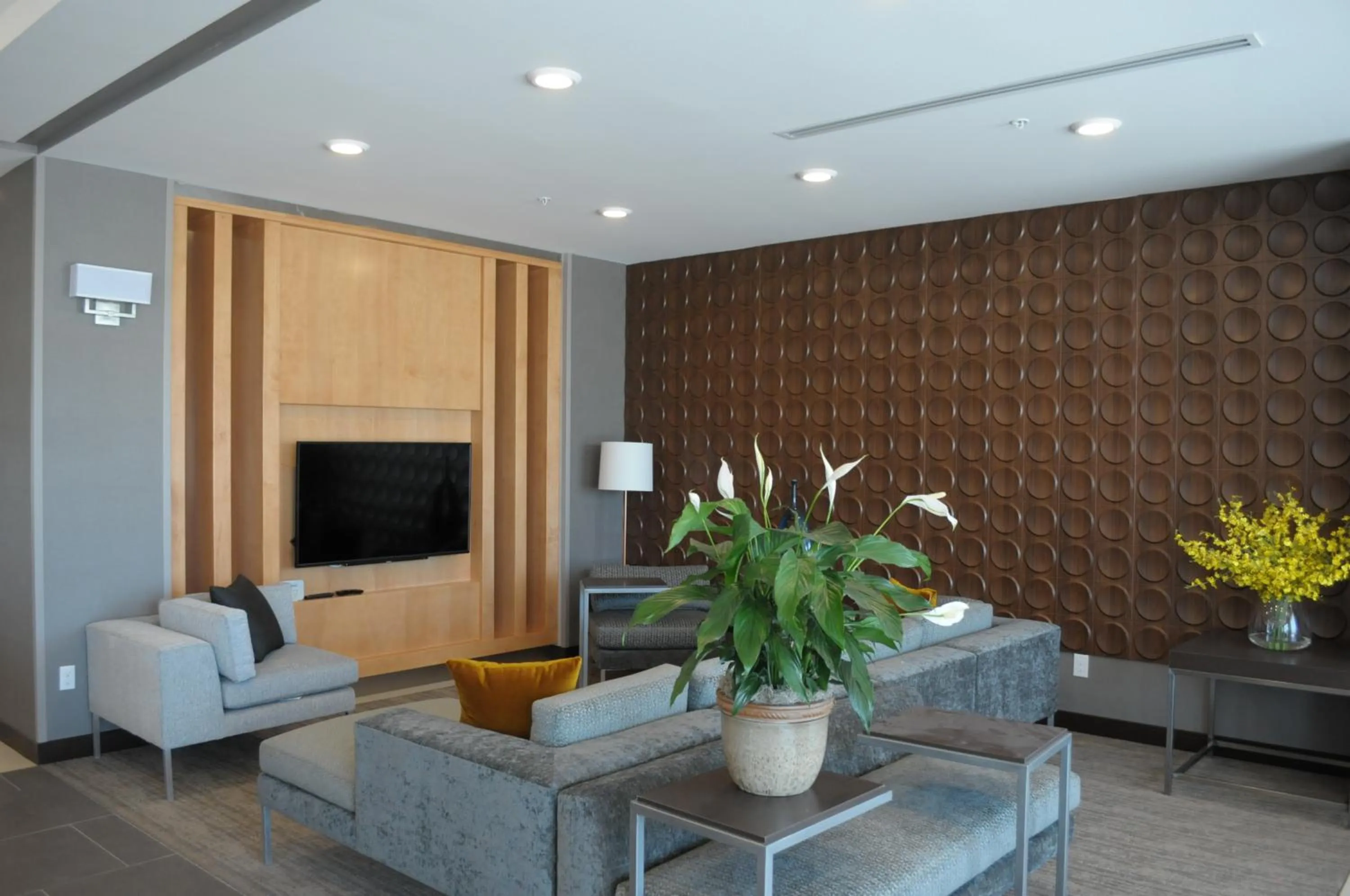 Communal lounge/ TV room in Wingate by Wyndham Loveland Johnstown