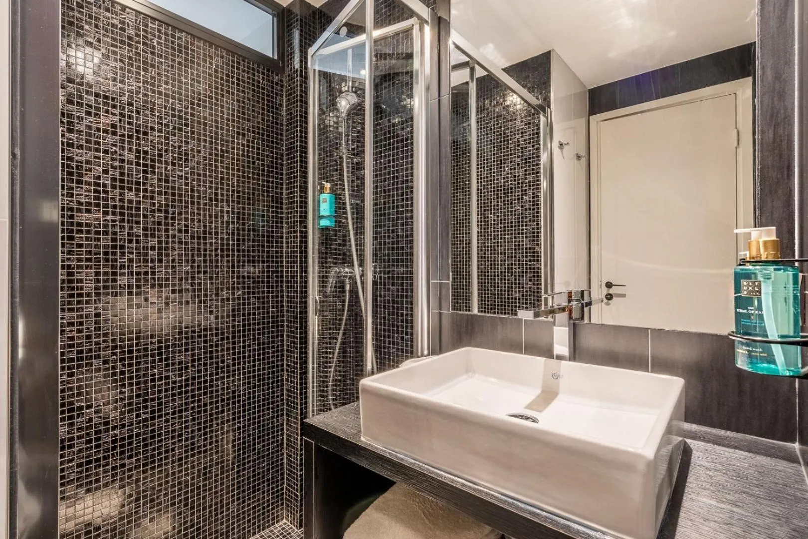 Bathroom in Yuna Les Halles - Serviced Apartments