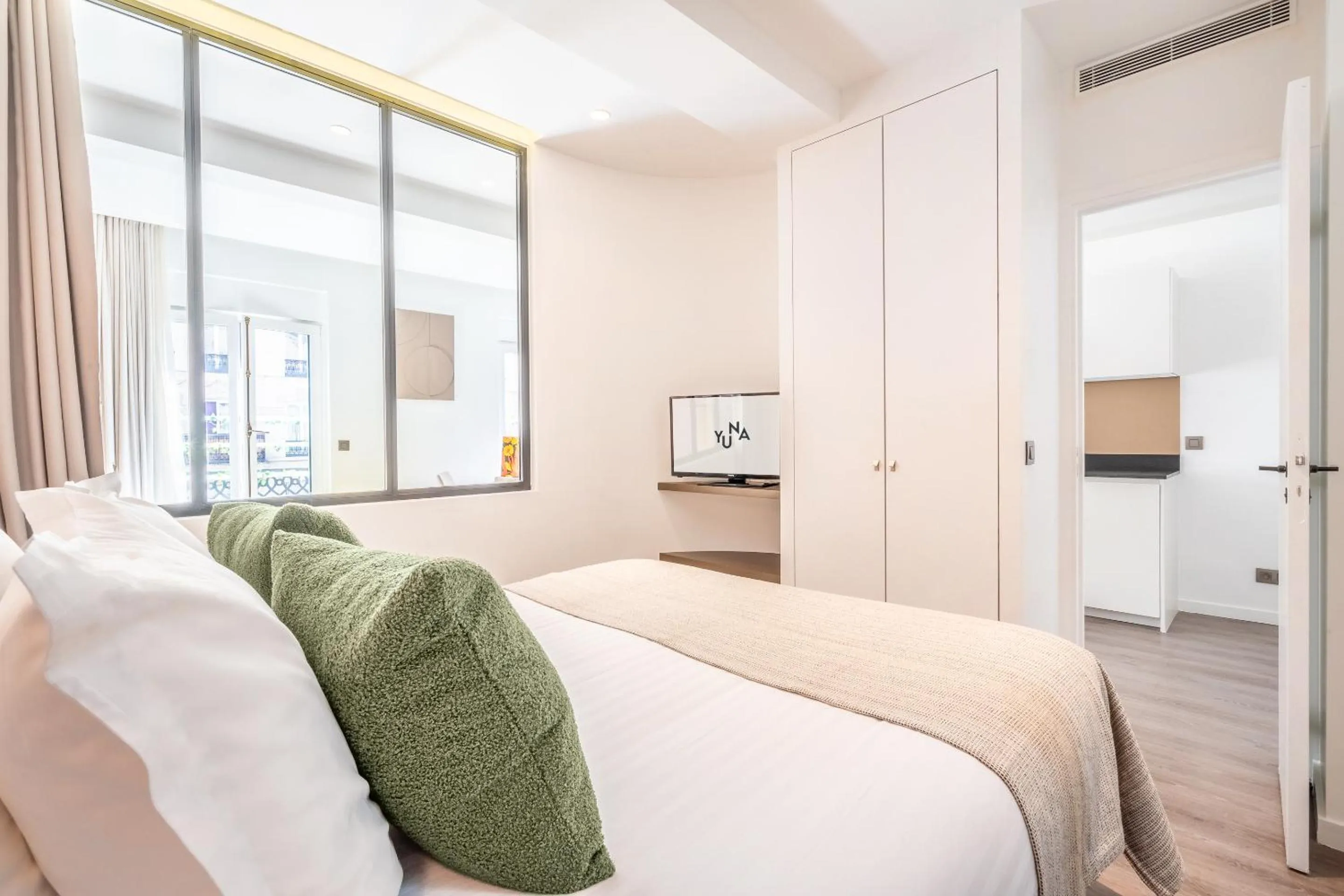 Bedroom, Bed in Yuna Les Halles - Serviced Apartments