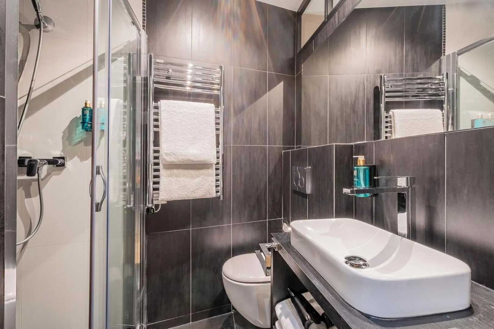Shower in Yuna Les Halles - Serviced Apartments