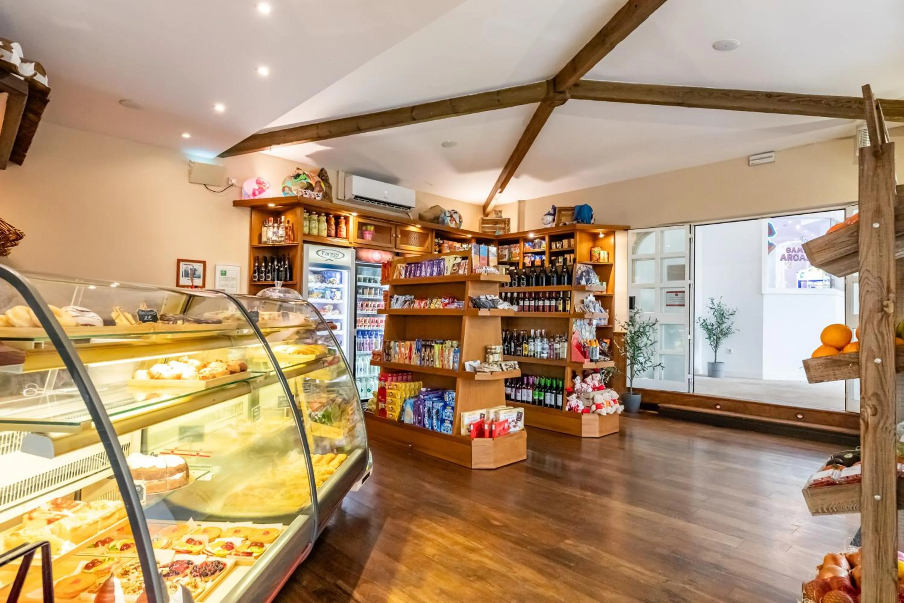 On-site shops in Ramada Hotel & Suites by Wyndham Costa del Sol