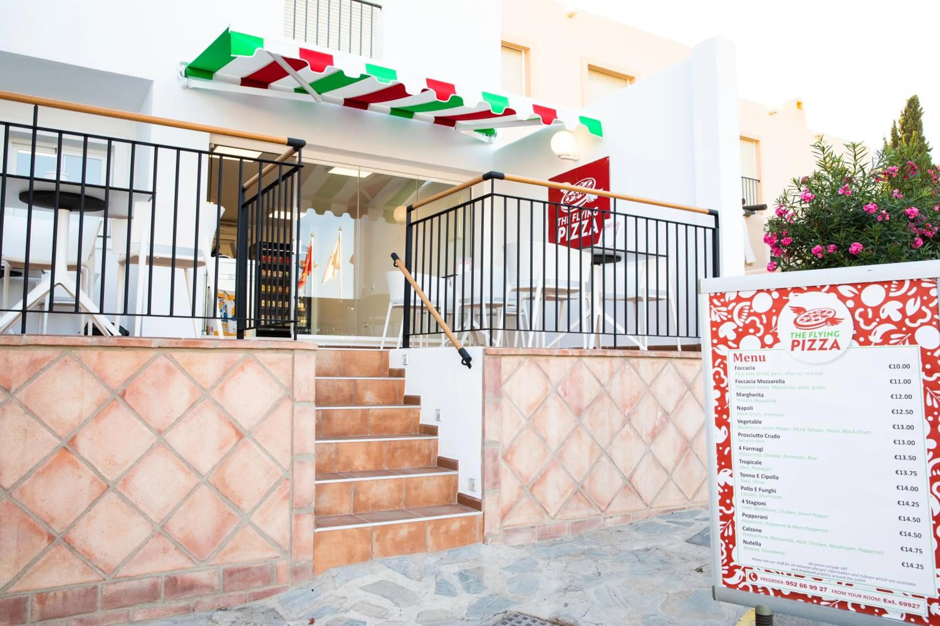 Restaurant/places to eat in Ramada Hotel & Suites by Wyndham Costa del Sol