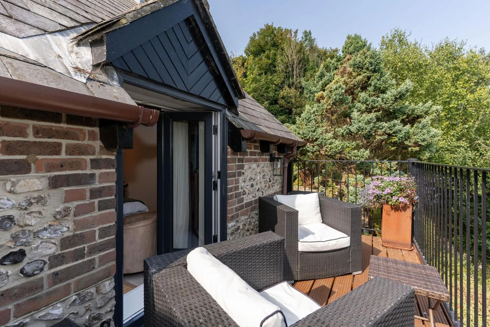 Property building in Waterfield House B&B