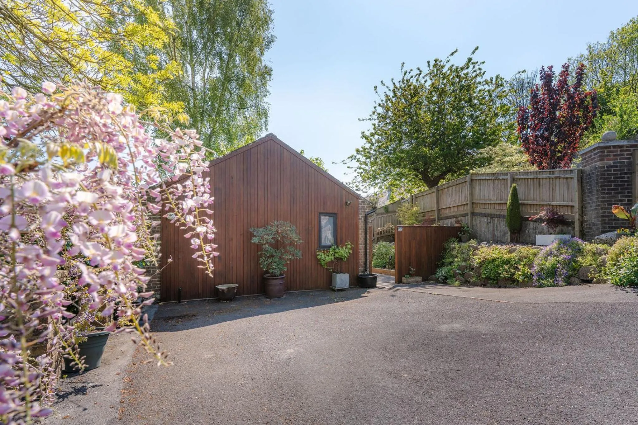 Property building in Waterfield House B&B