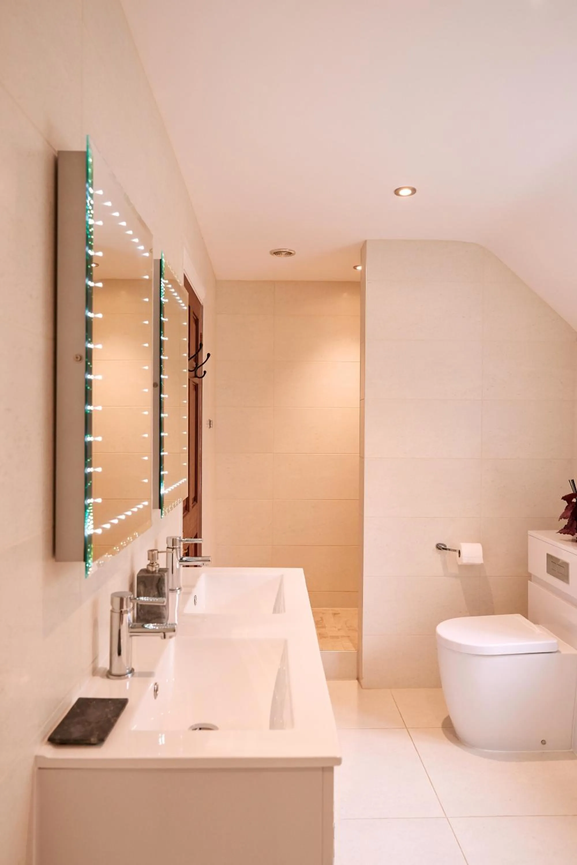 Shower in Waterfield House B&B