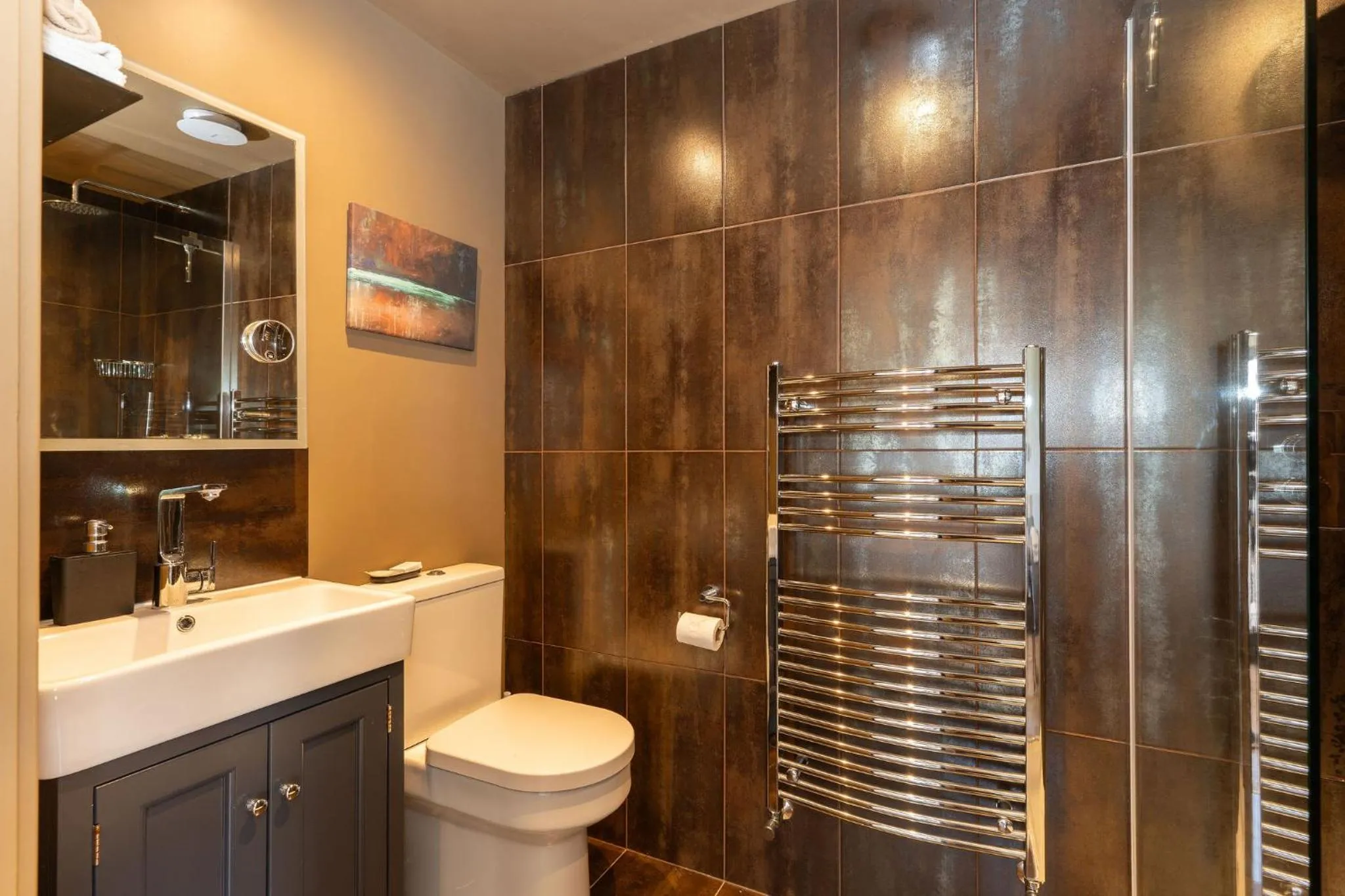 Shower in Waterfield House B&B