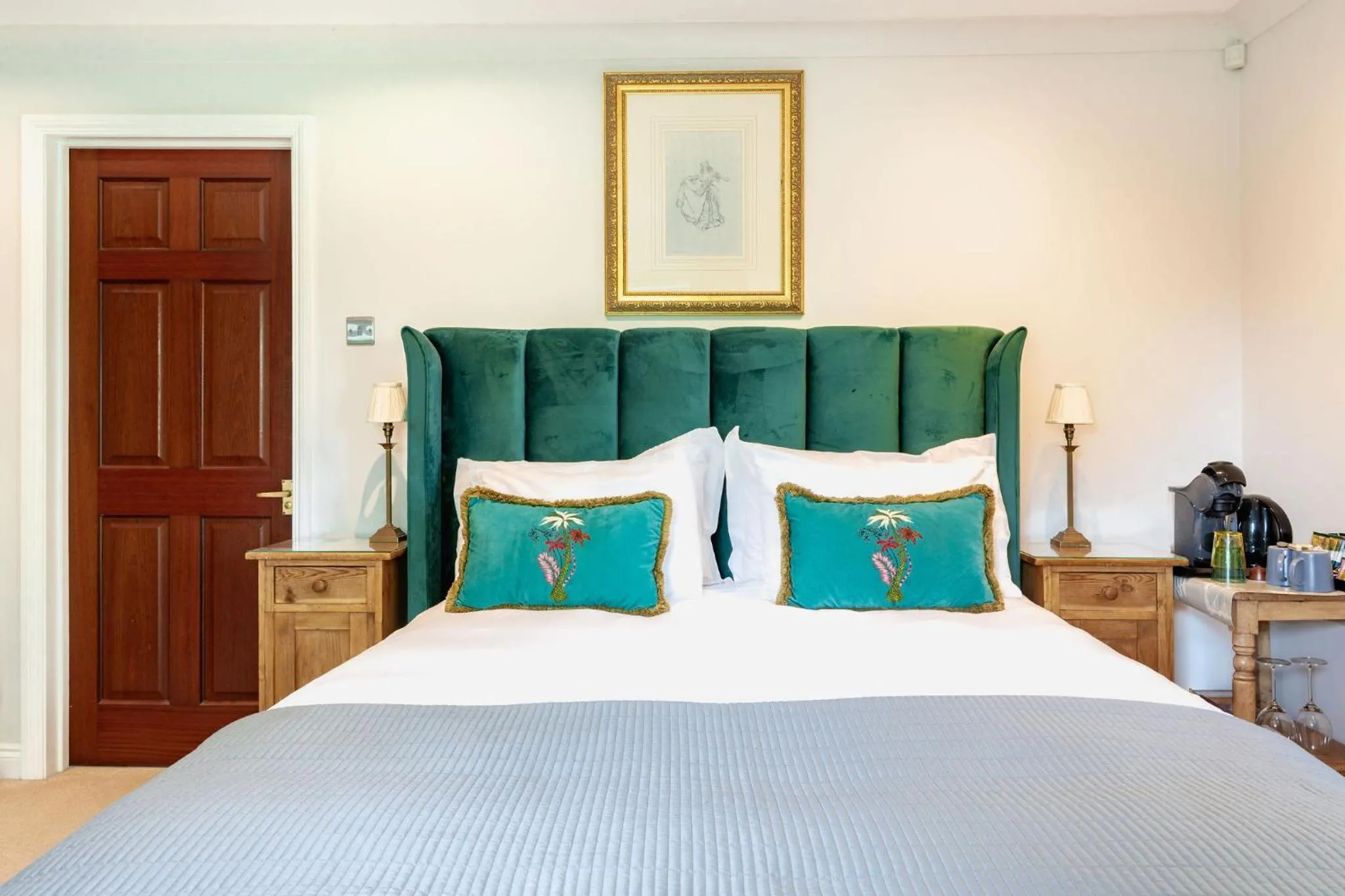 Bed in Waterfield House B&B