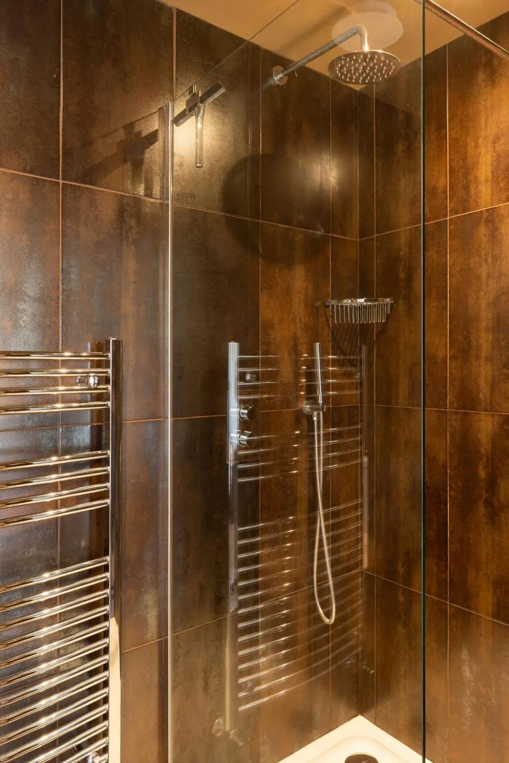 Shower in Waterfield House B&B