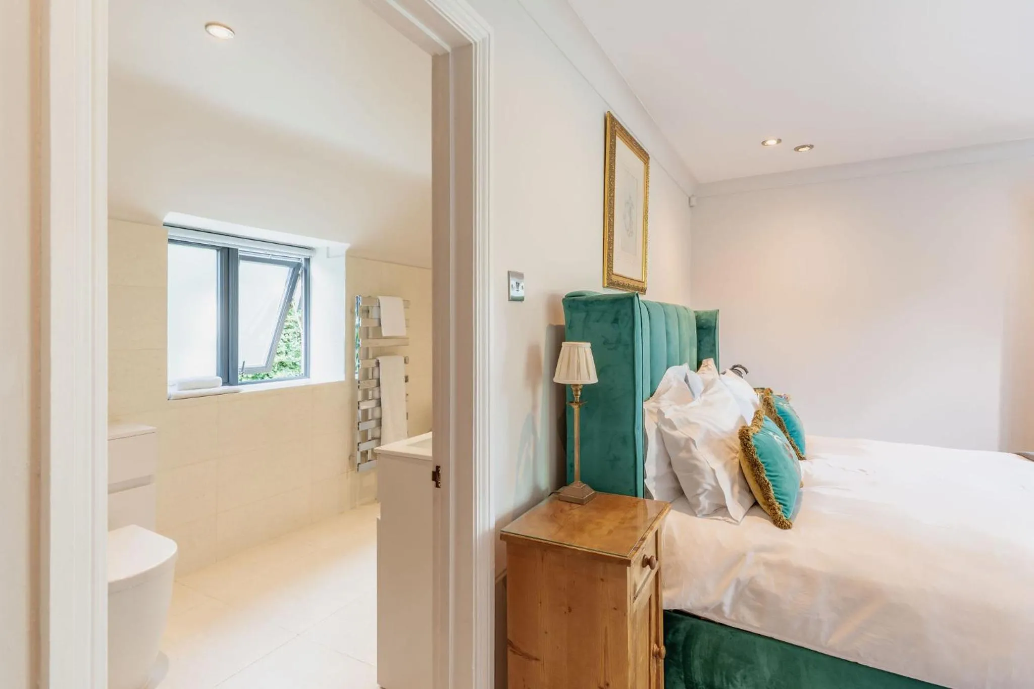 Bed in Waterfield House B&B
