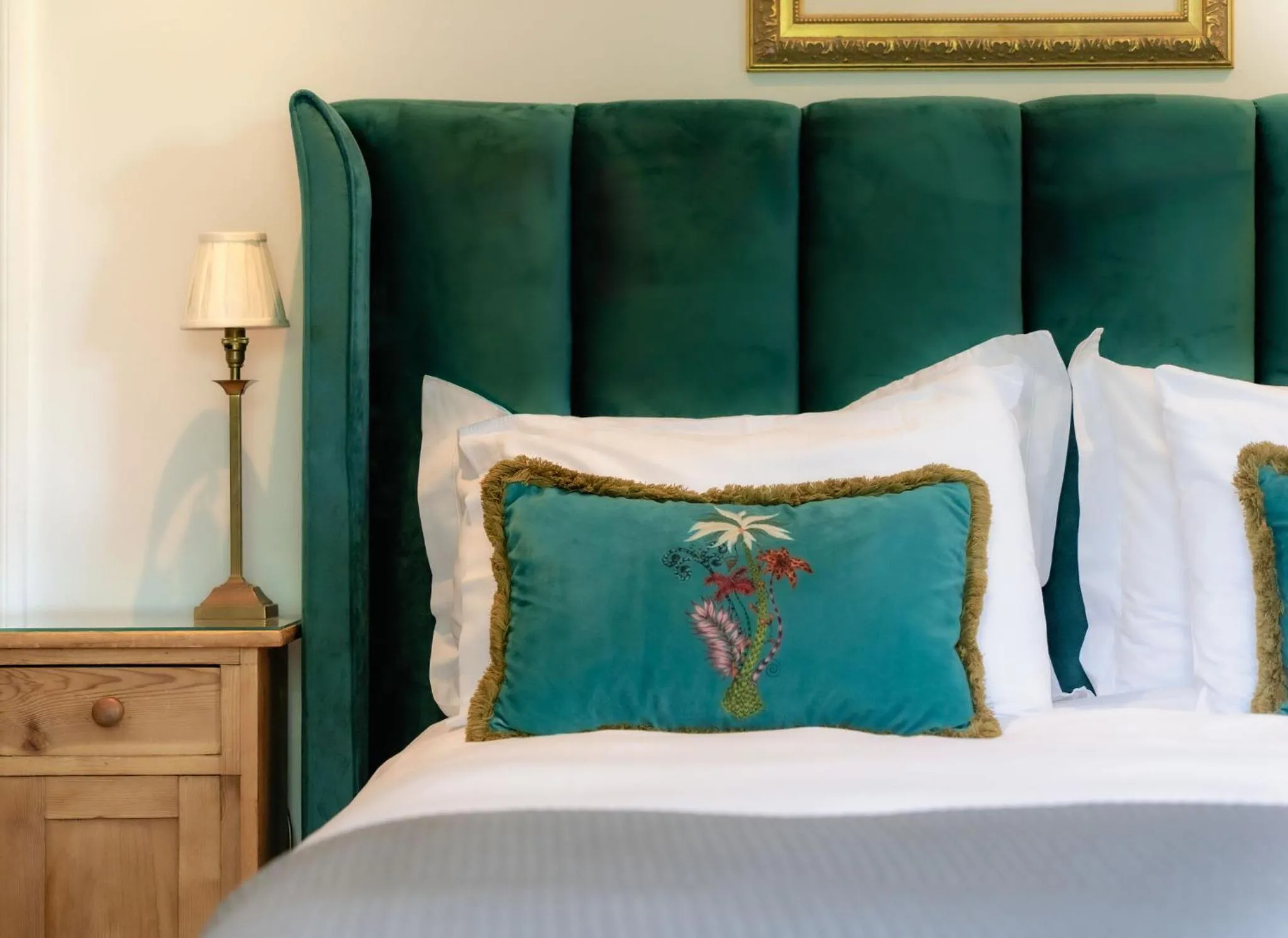 Bed in Waterfield House B&B
