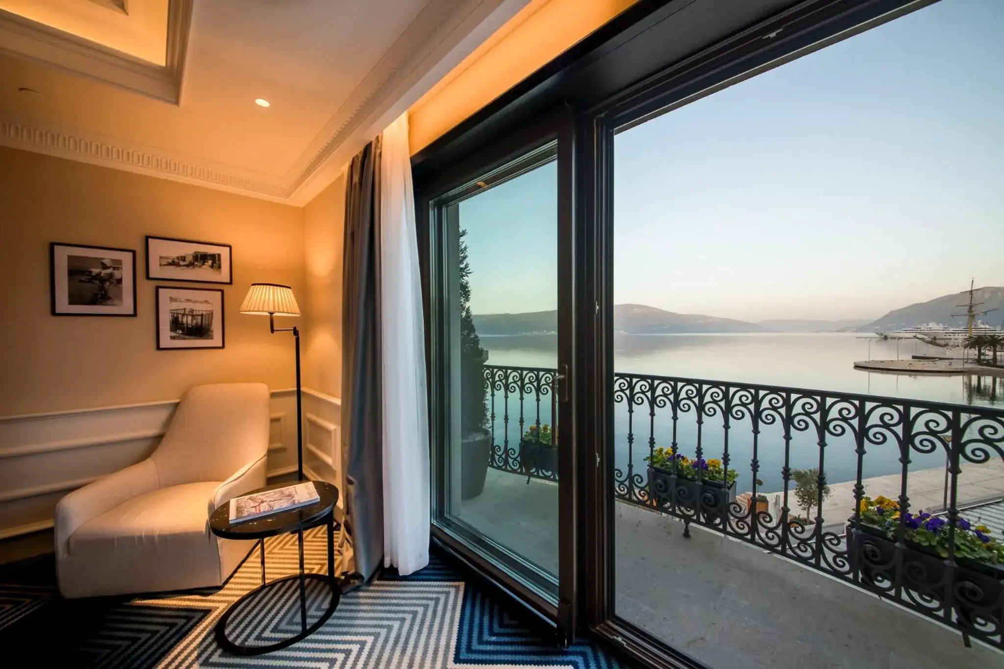 Sea view in Boutique Hotel La Roche Sea view in Boutique Hotel La Roche