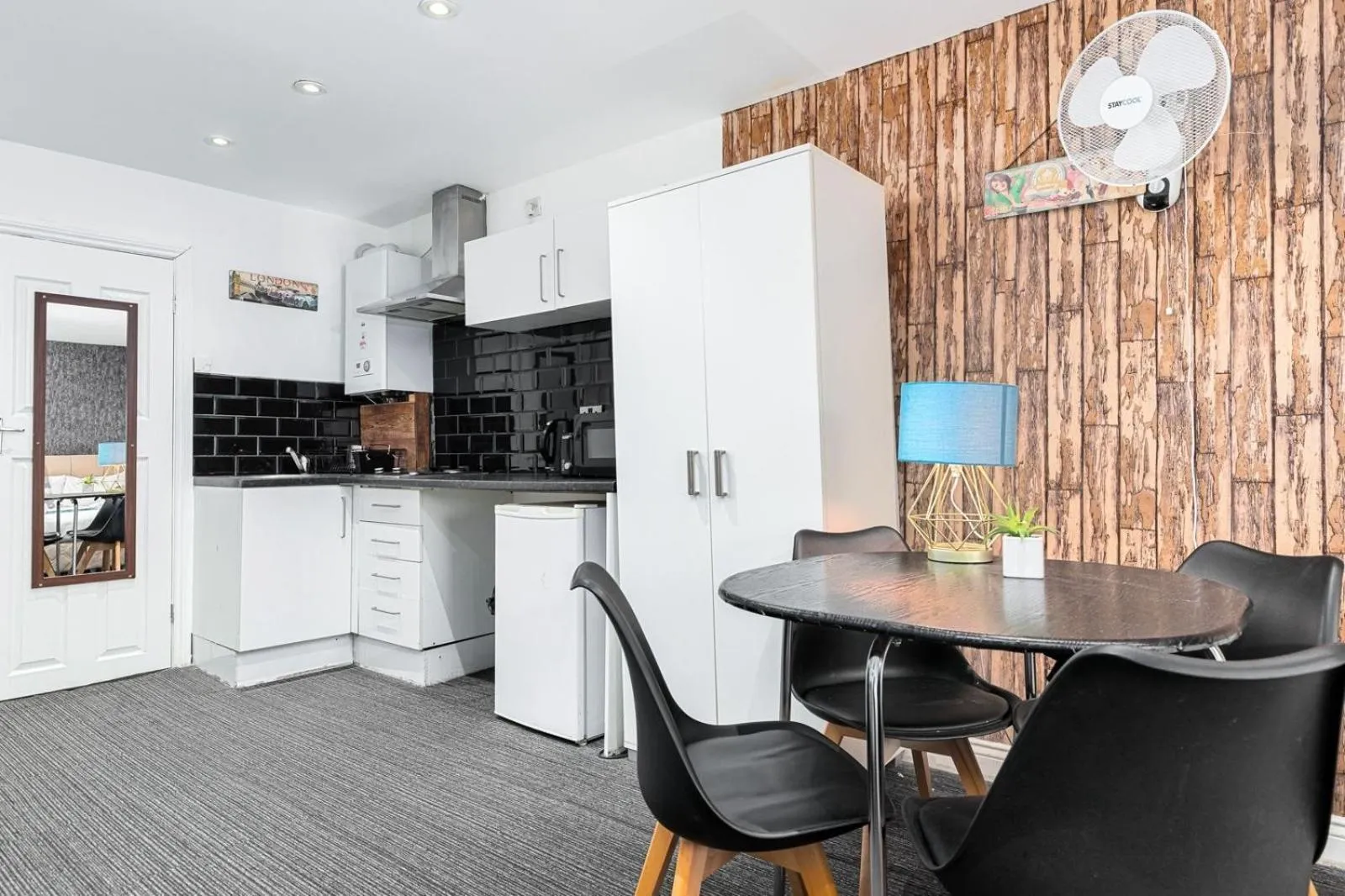 Bedroom in Whitechapel Grand