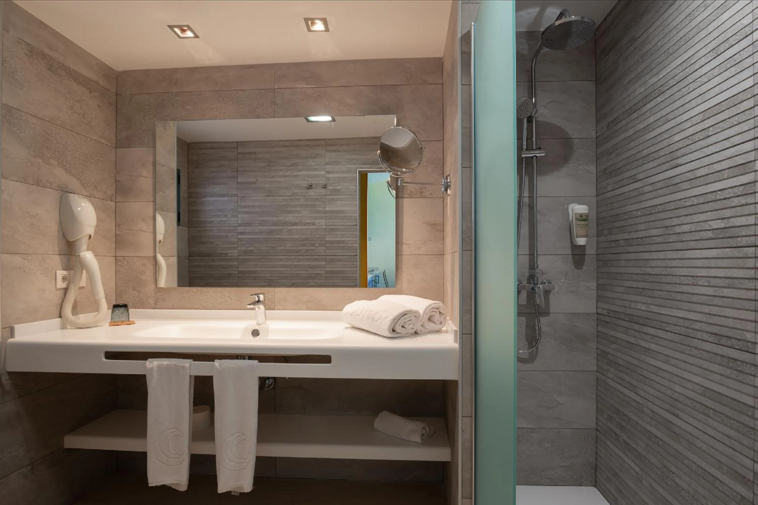 Bathroom in Apartamentos Cordial Mogán Valle