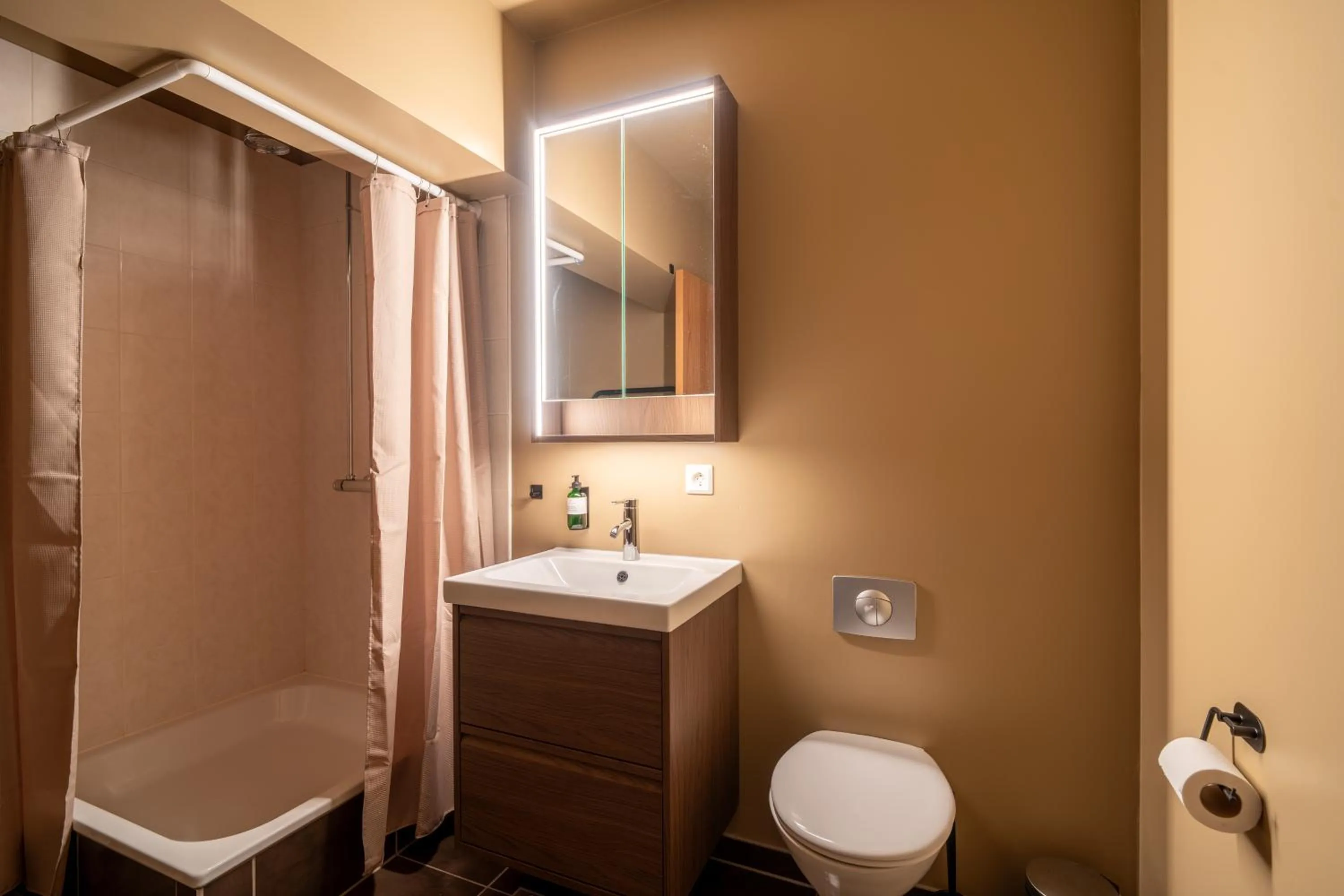 Shower in Hotel Vest Mar