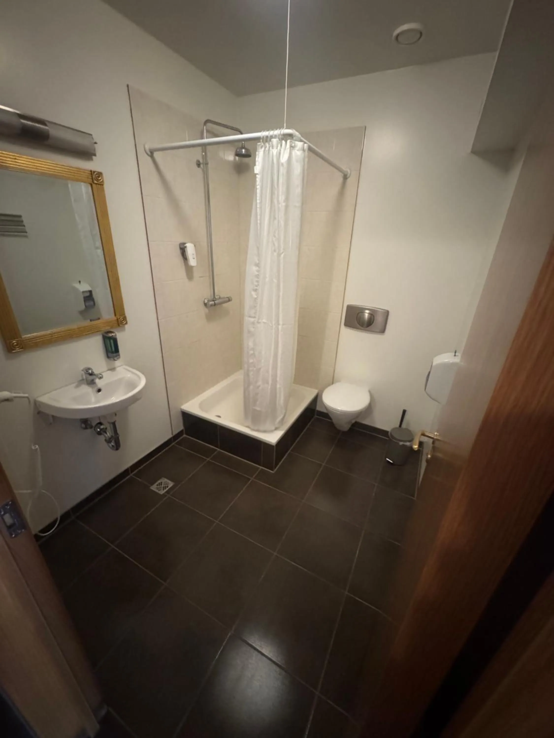 Shower in Hotel Vest Mar