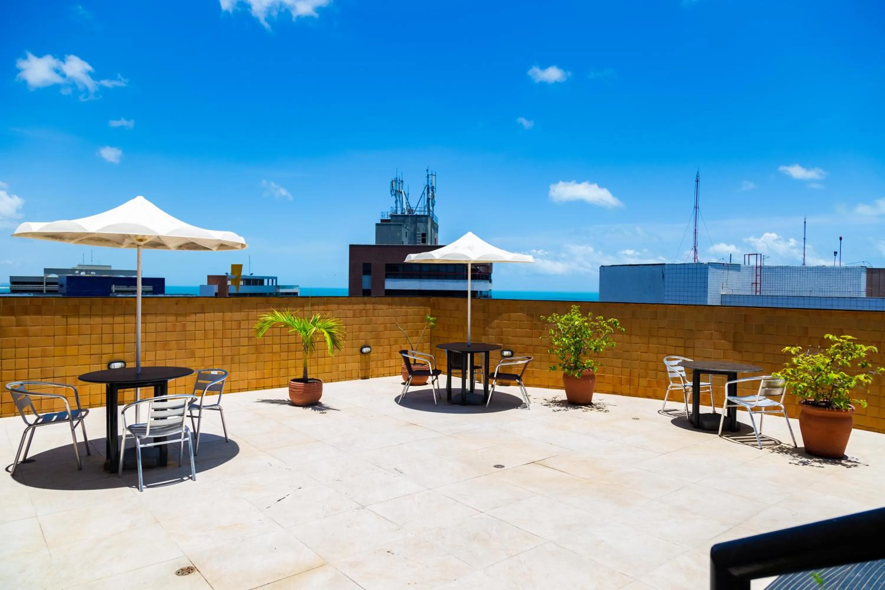 Balcony/Terrace in Plaza Praia Suítes