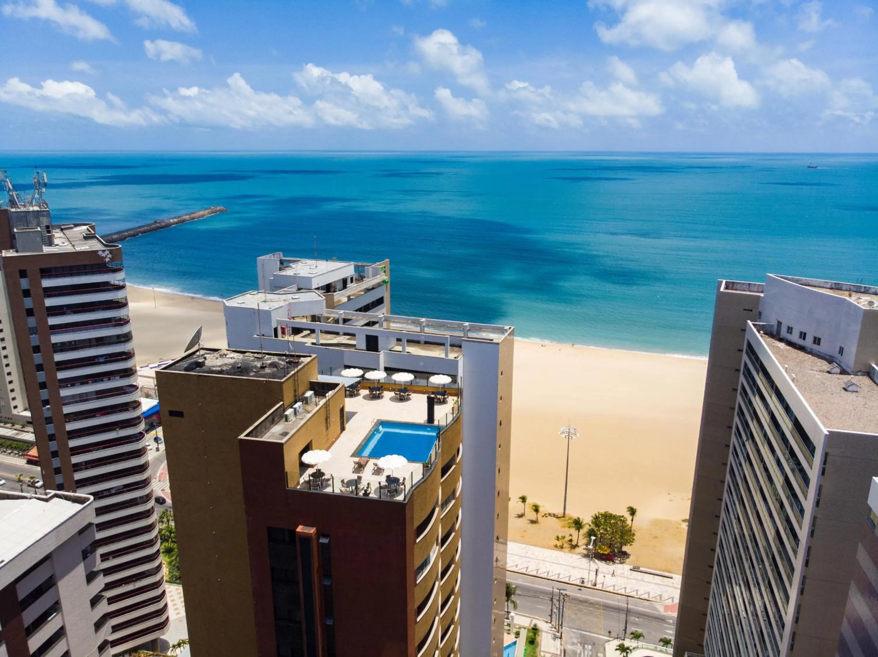 Bird's eye view in Plaza Praia Suítes