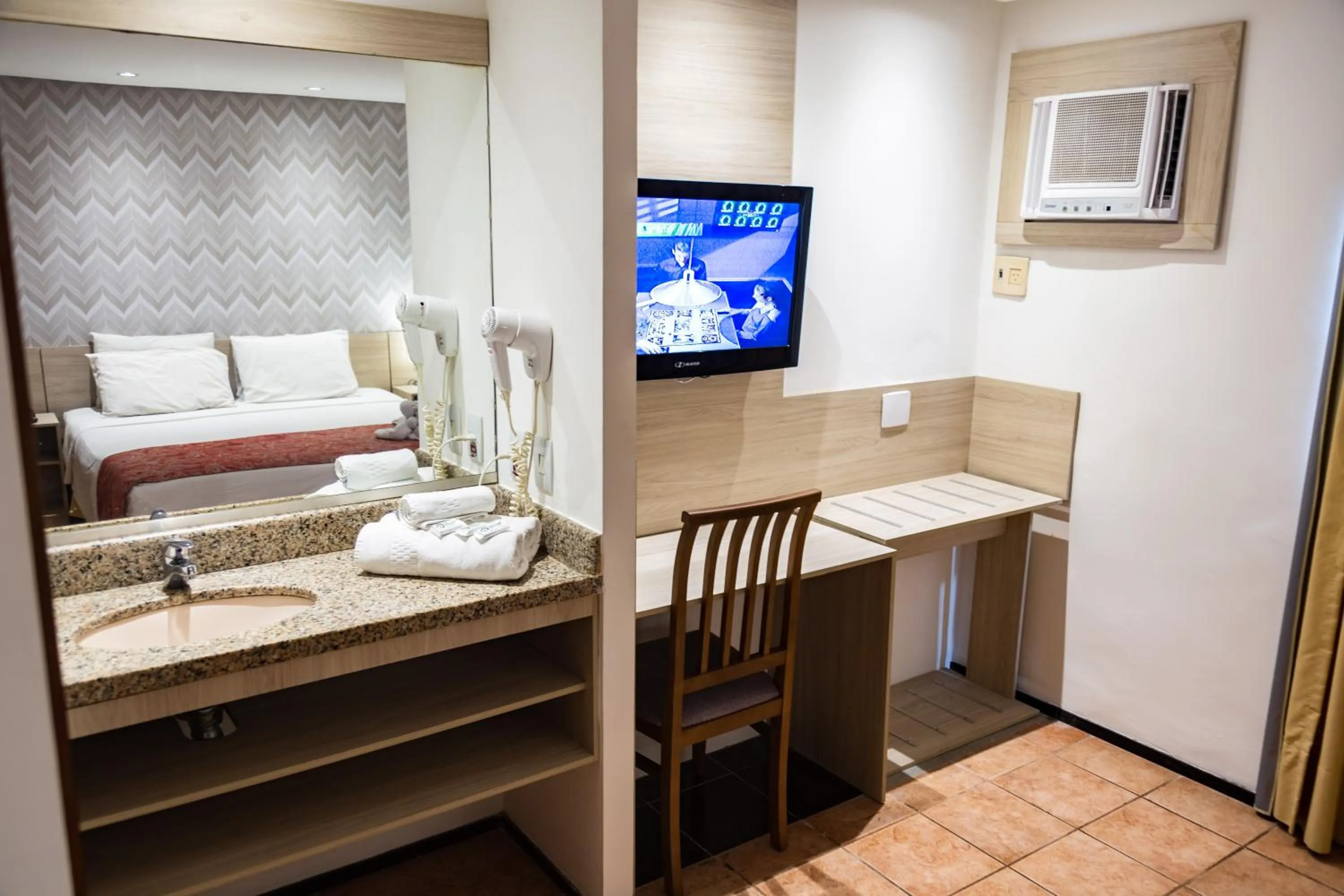 Bed in Plaza Praia Suítes