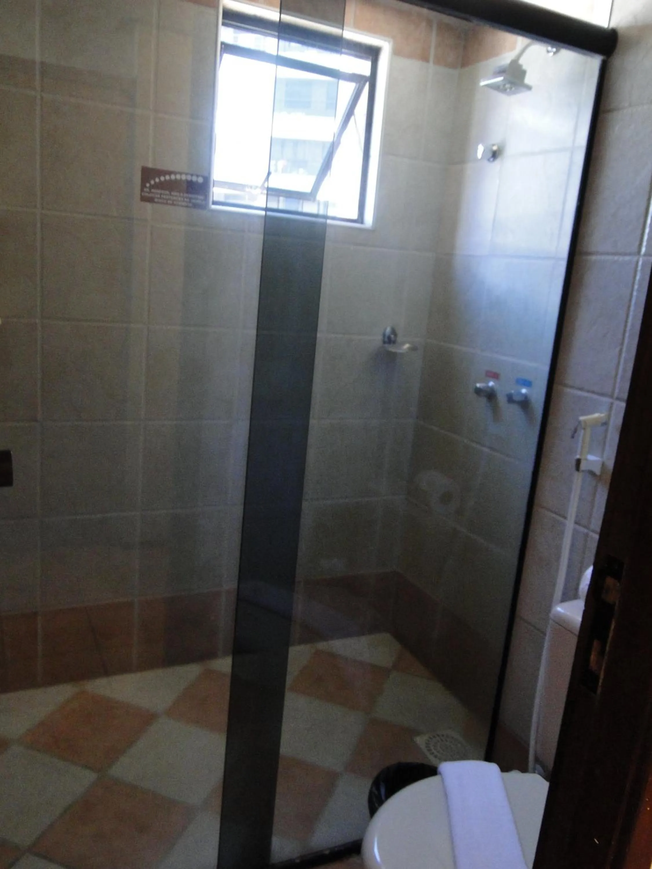 Shower in Plaza Praia Suítes