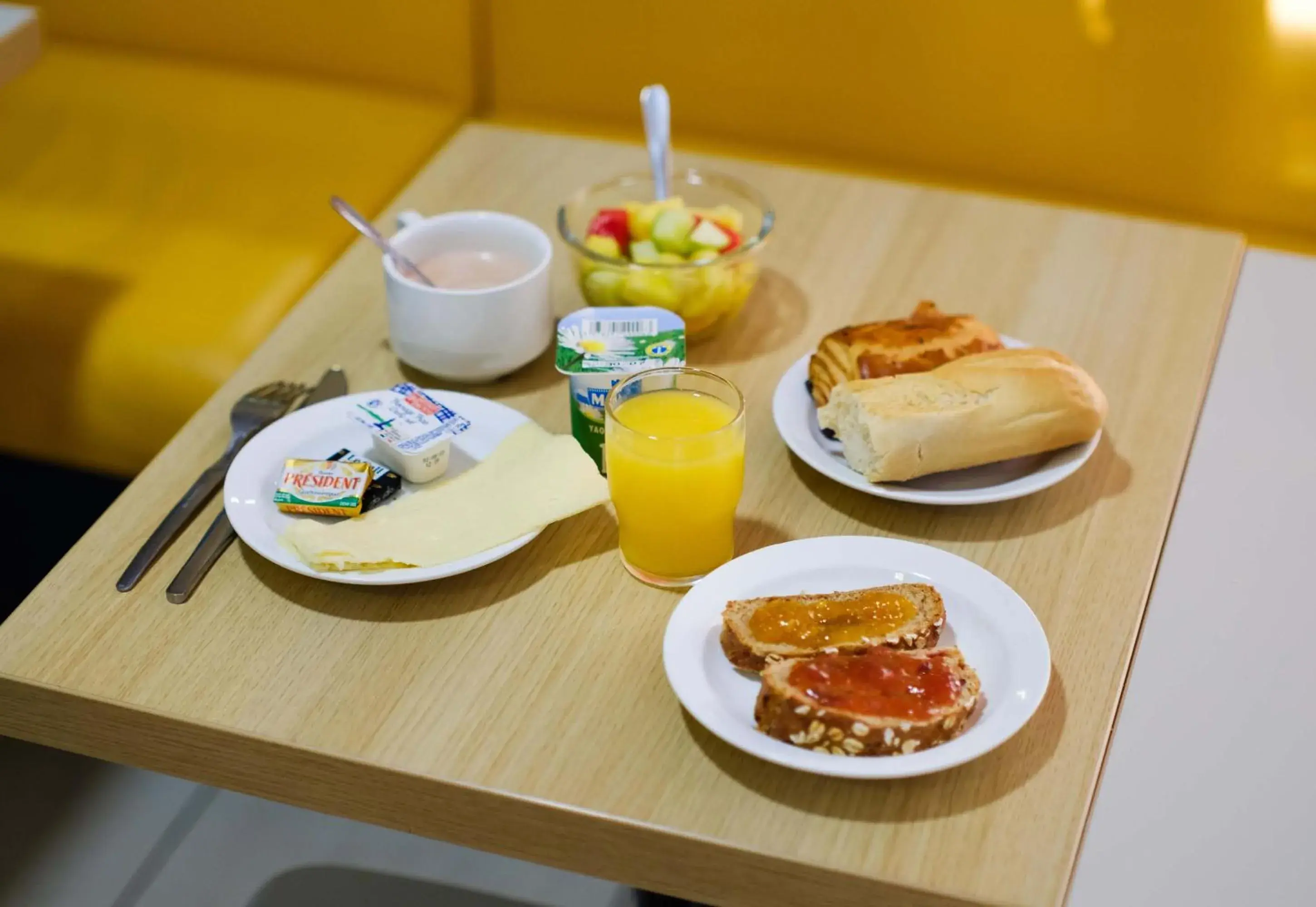 Breakfast in B&B HOTEL Villeneuve Loubet Village Breakfast in B&B HOTEL Villeneuve Loubet Village