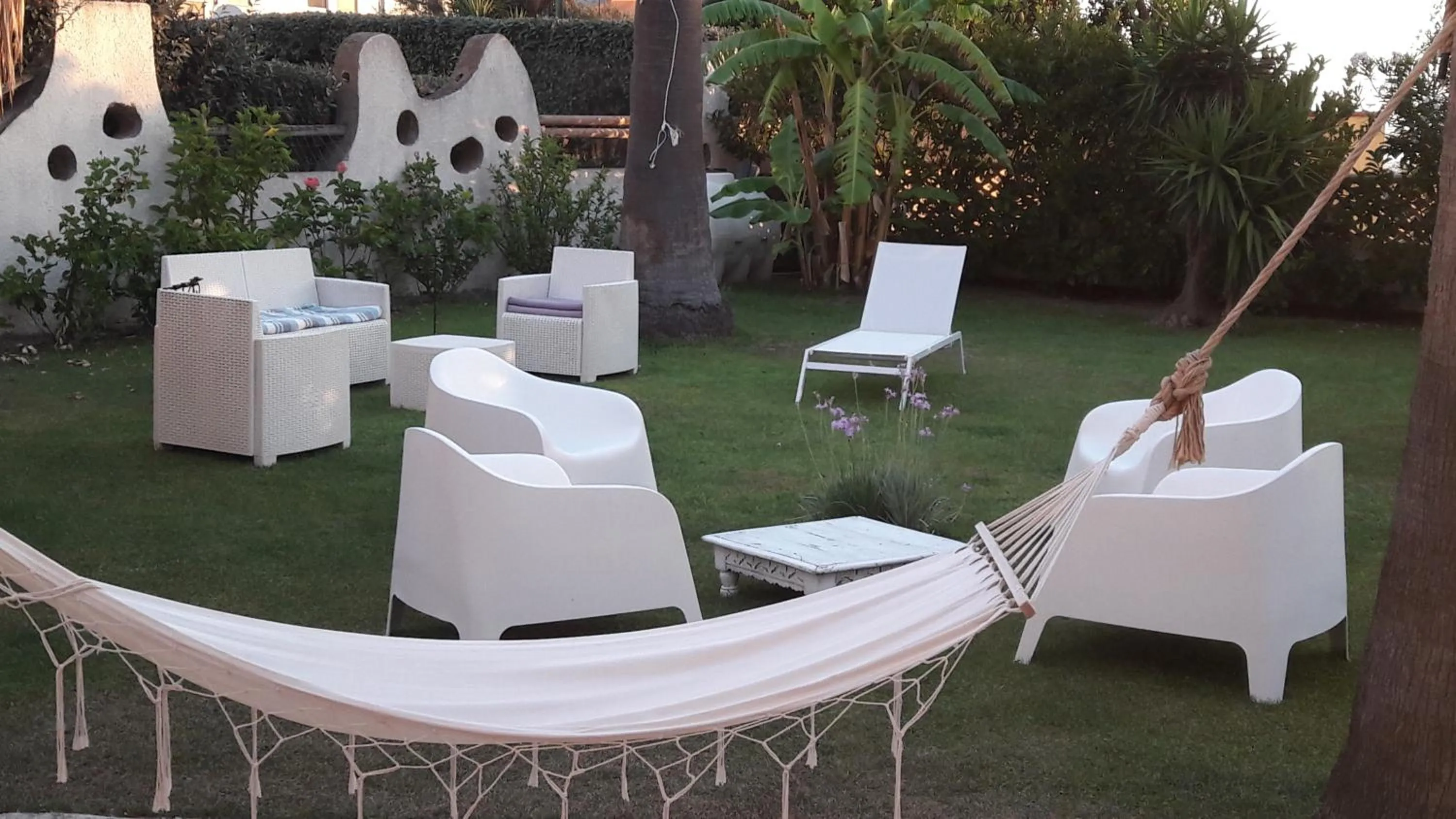 Garden view in La Casa di Nina