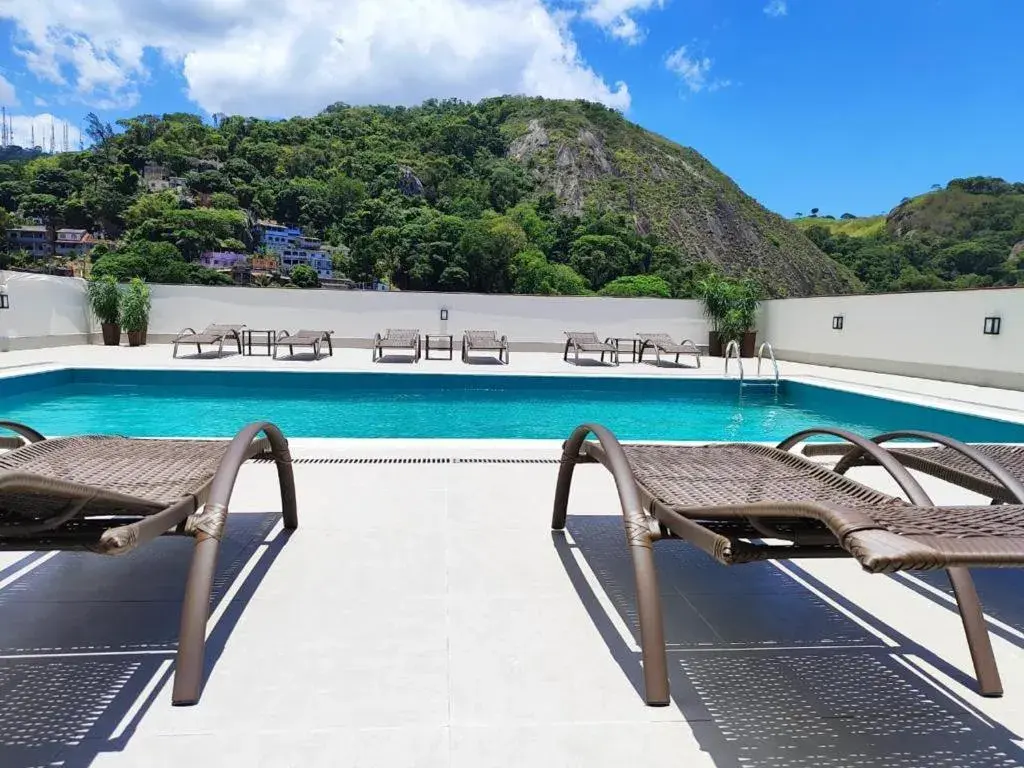 Swimming pool in Alice Vitoria Hotel Arte by Nobile Swimming pool in Alice Vitoria Hotel Arte by Nobile