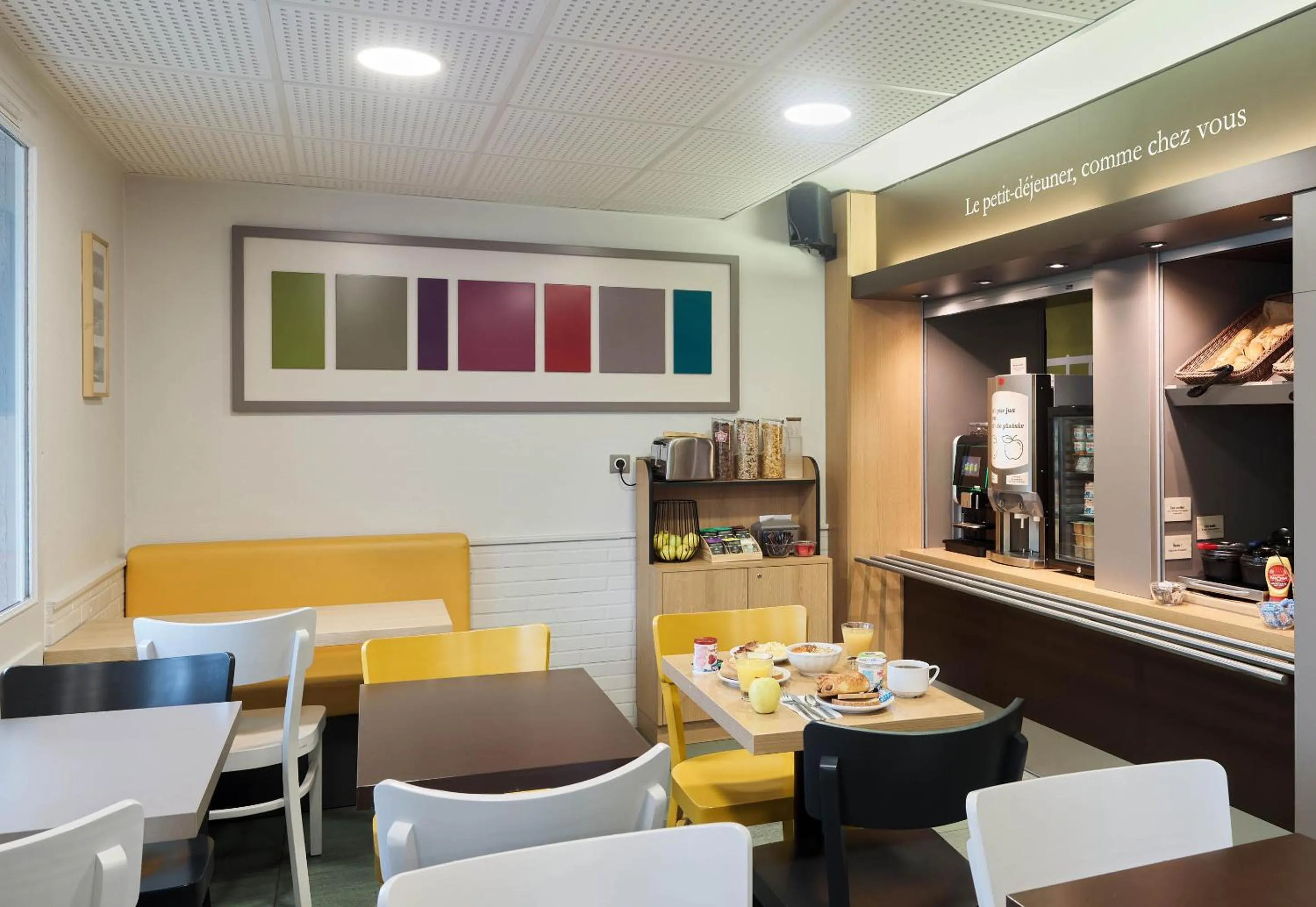 Breakfast in B&B HOTEL Bretigny-sur-Orge