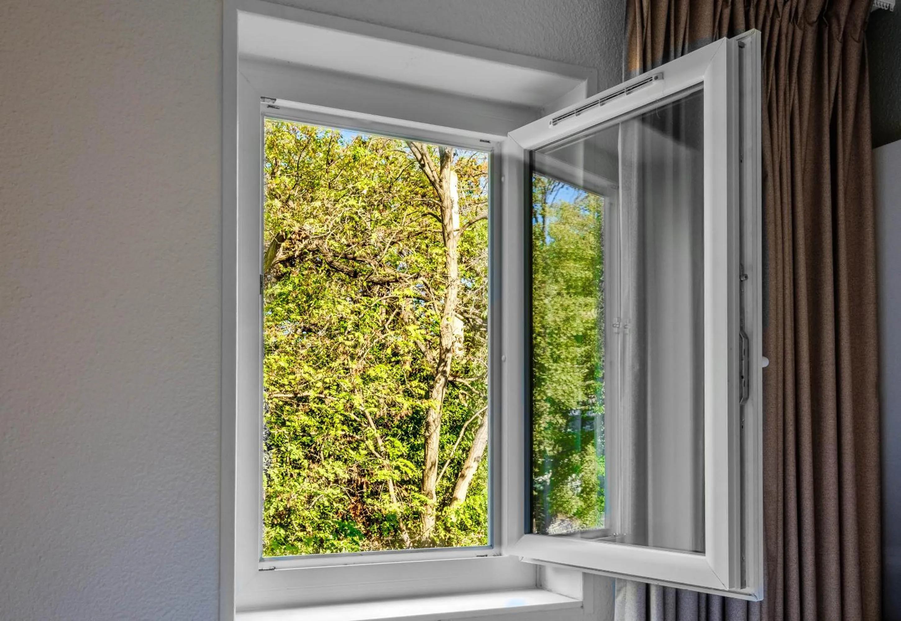 Garden view in B&B HOTEL Villeneuve Loubet Plage