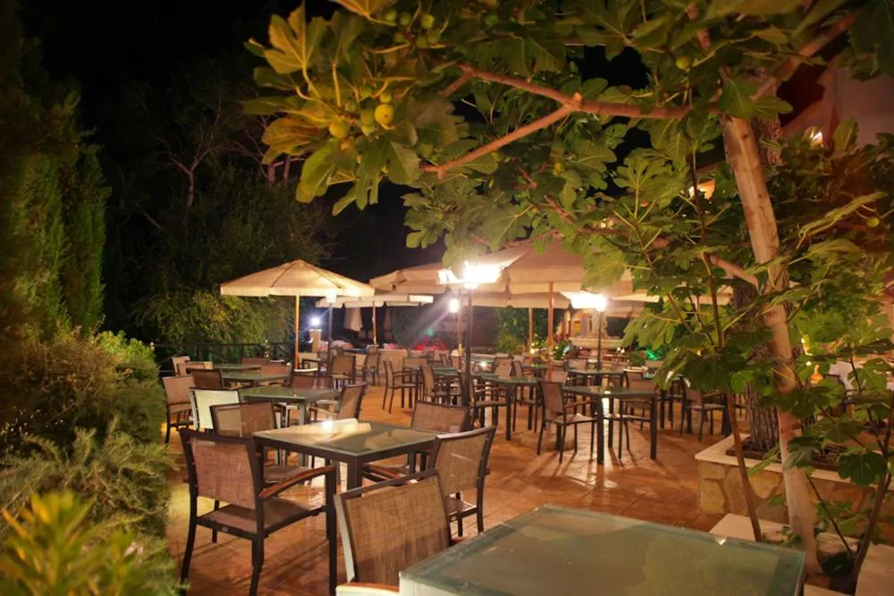 Night in Hotel Cala Gat