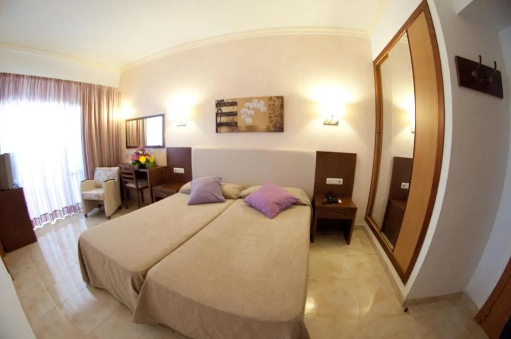 Day, Bed in Hotel Cala Gat