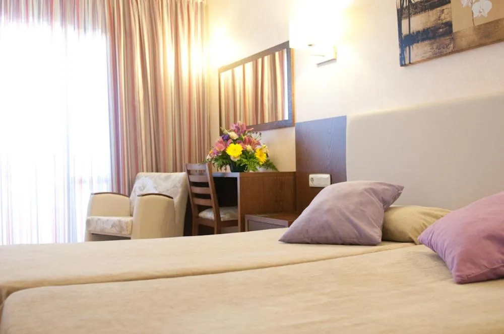 Day, Bed in Hotel Cala Gat