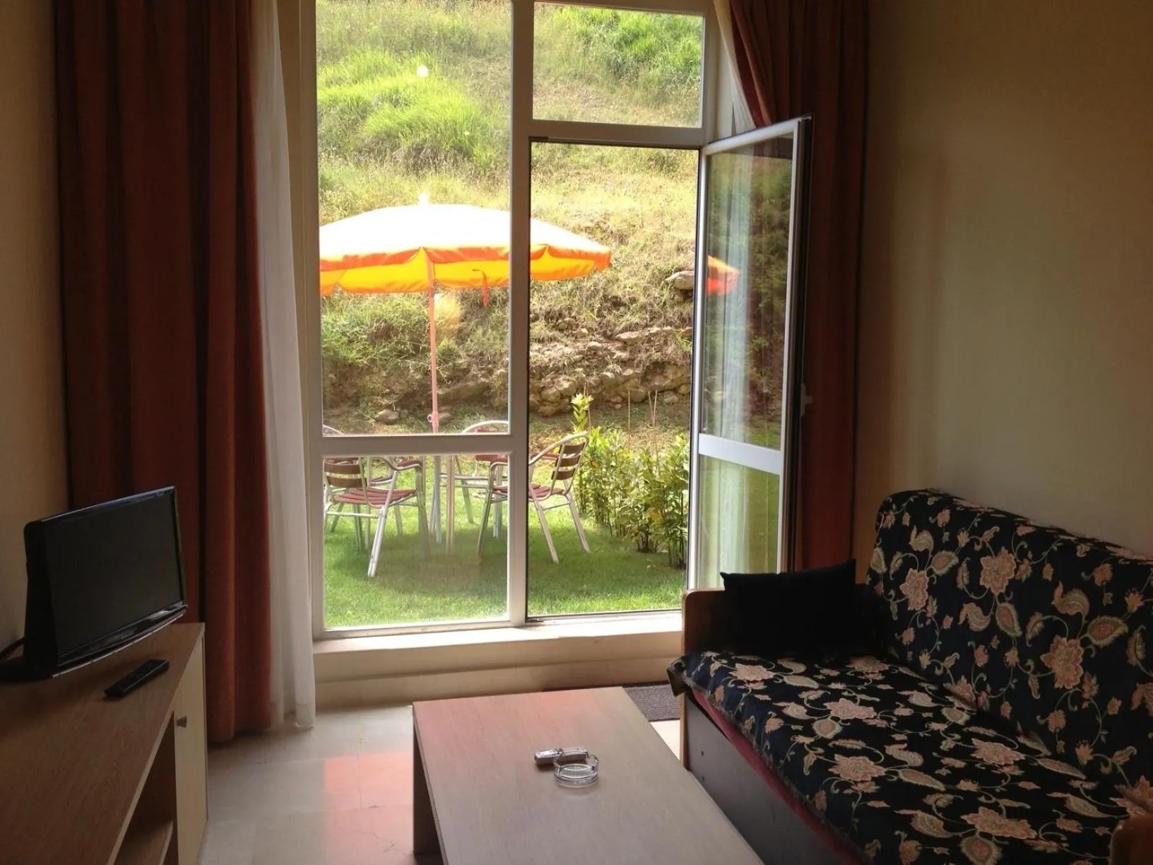 Garden in Apartamentos Mar Comillas