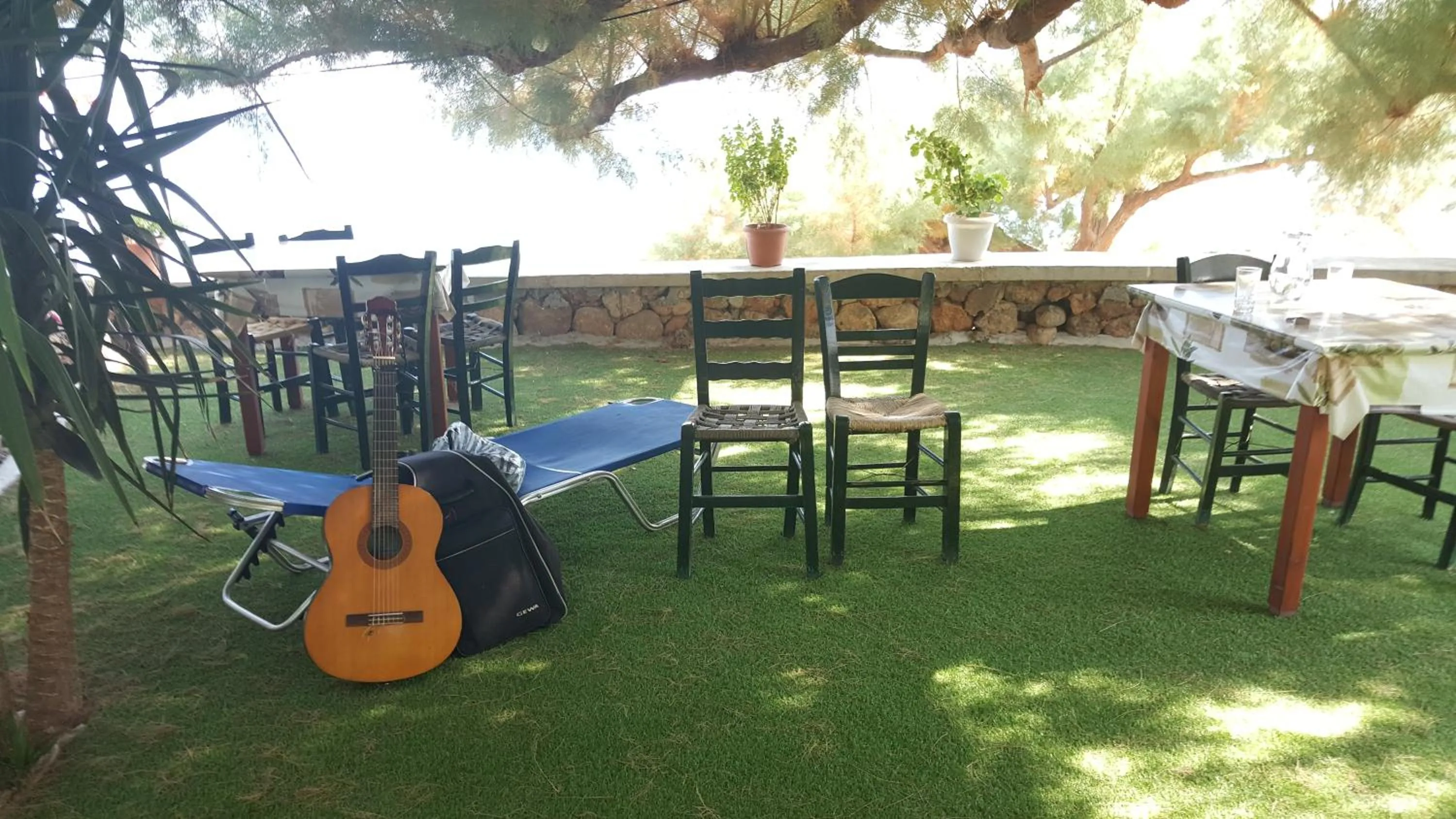 Restaurant/places to eat in Taverna Akrogiali