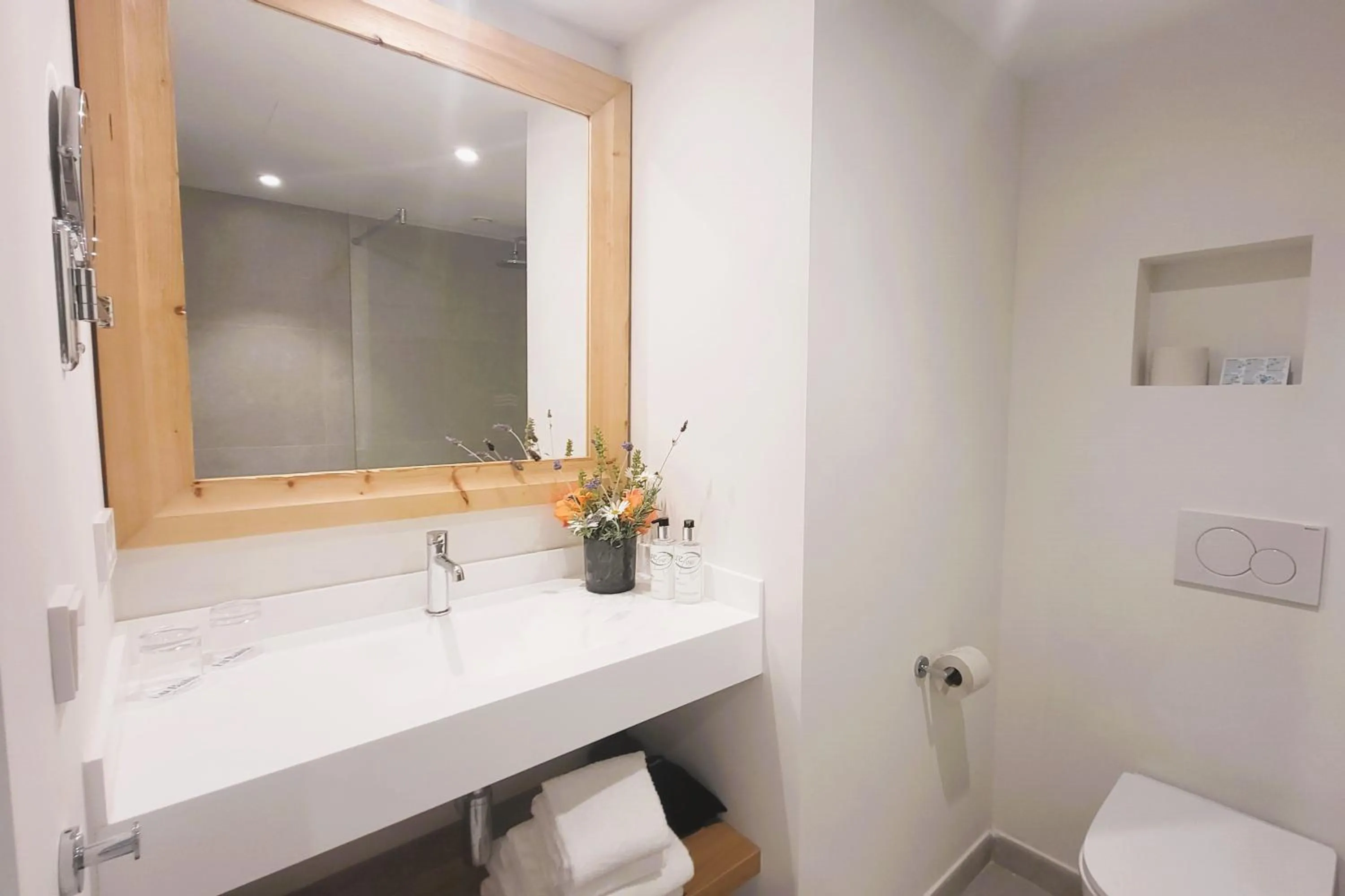 Bathroom in Hotel Bahia Pollensa