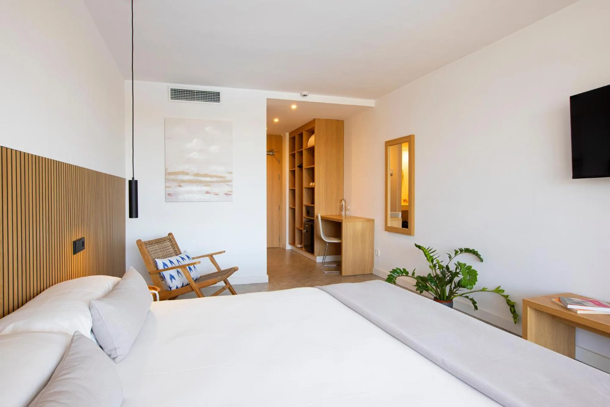 Bedroom, Bed in Hotel Bahia Pollensa