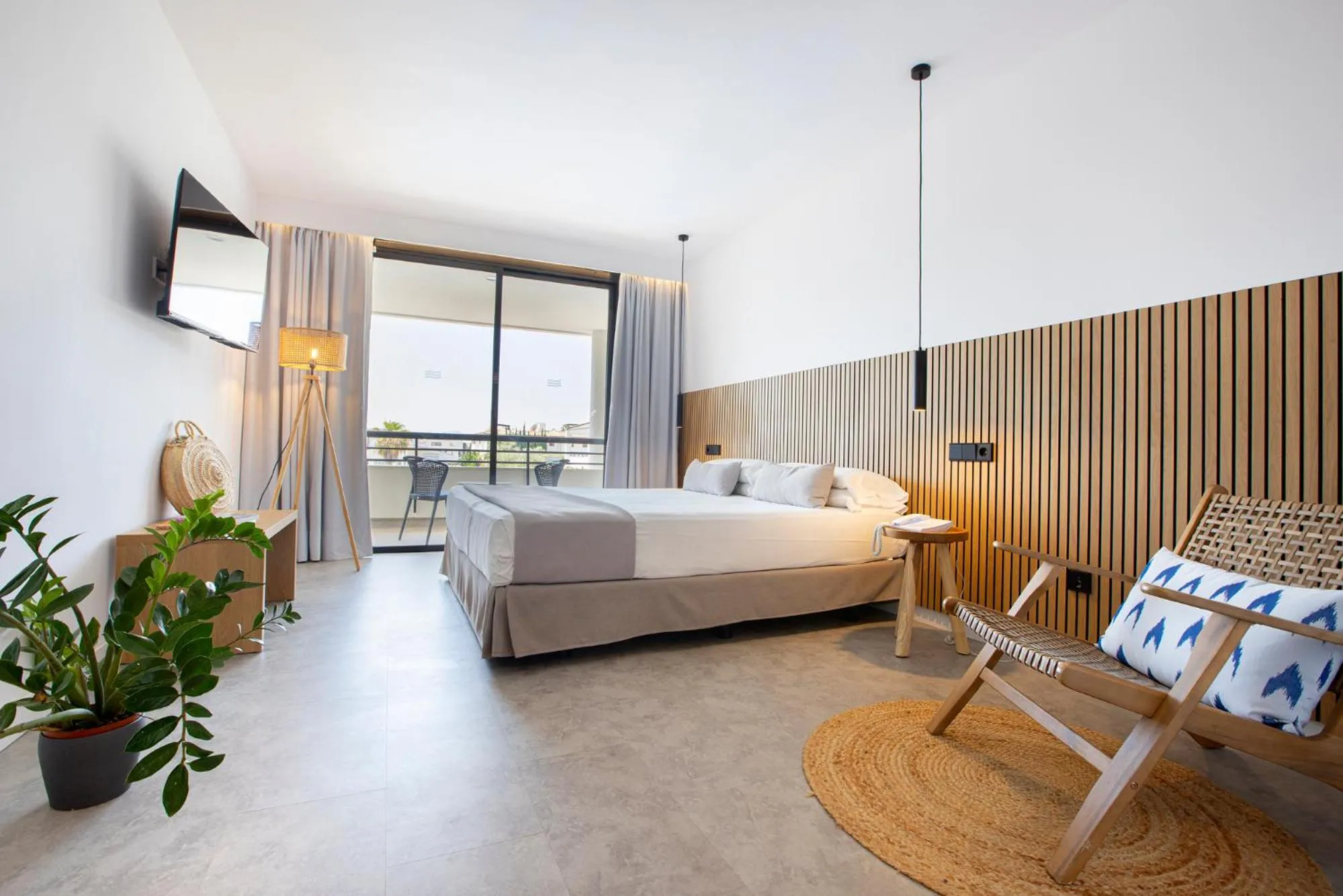 Bedroom, Bed in Hotel Bahia Pollensa