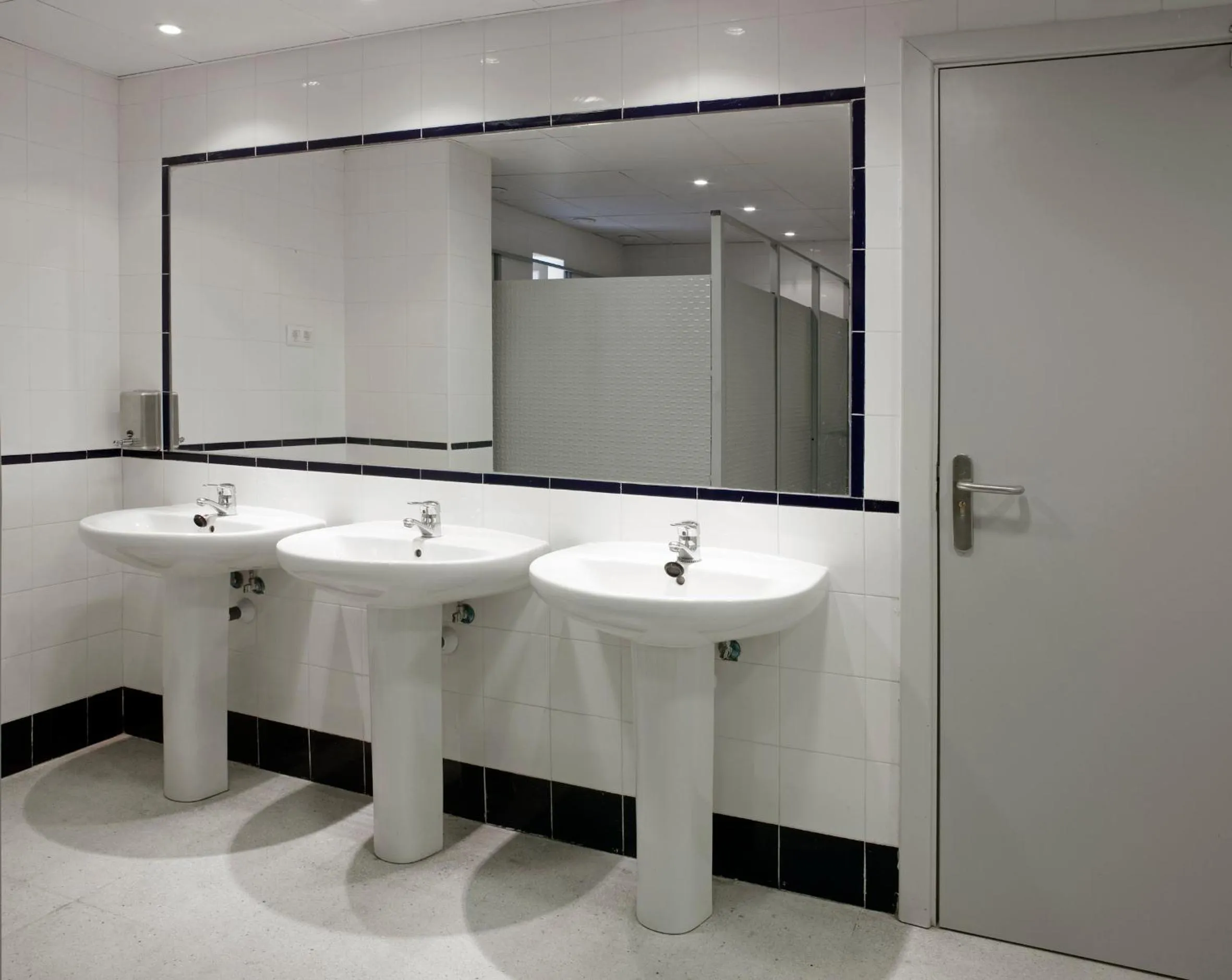 Bathroom in Hostal Welcome