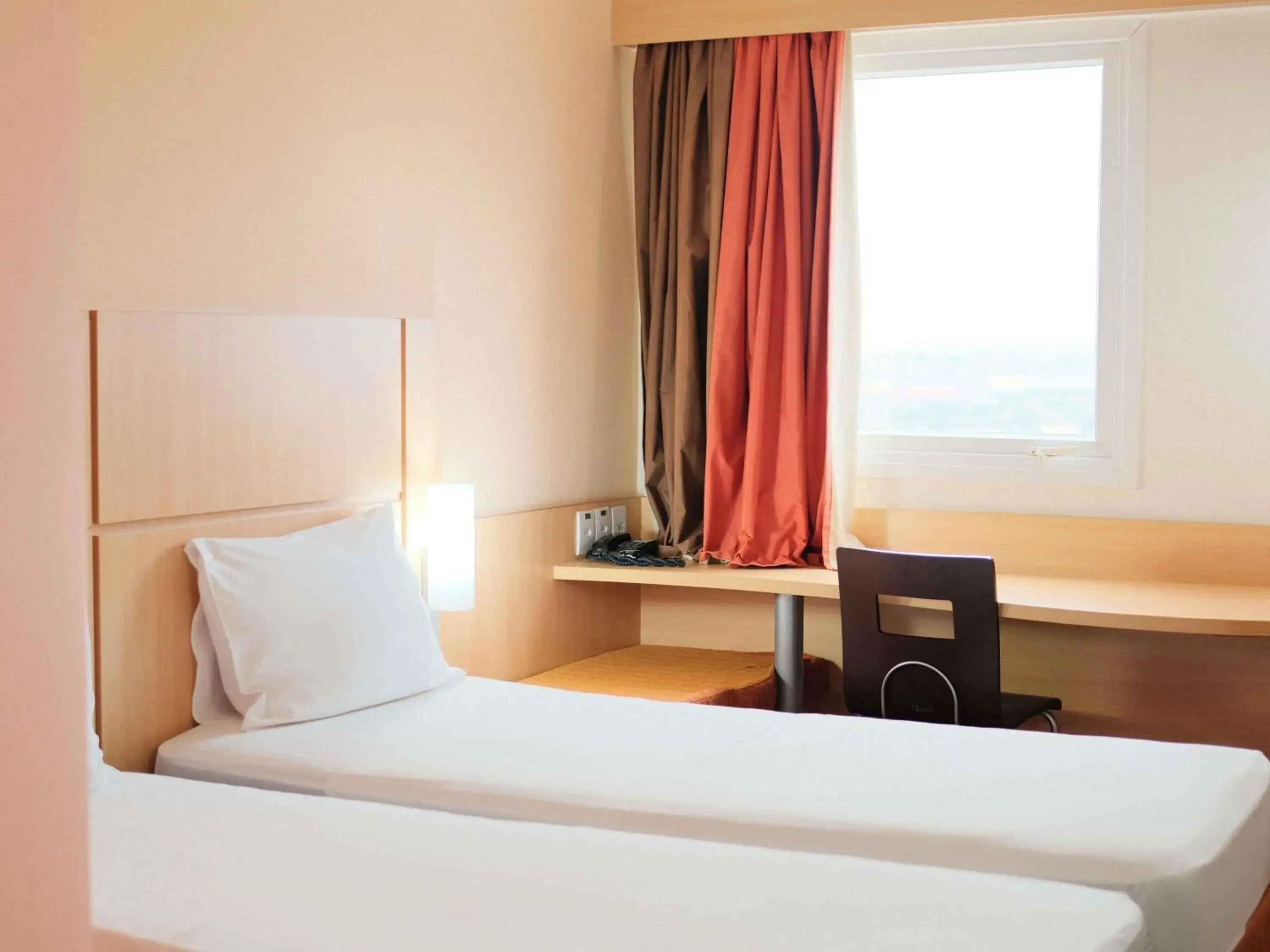 Bedroom, Bed in ibis Feira de Santana Bedroom, Bed in ibis Feira de Santana