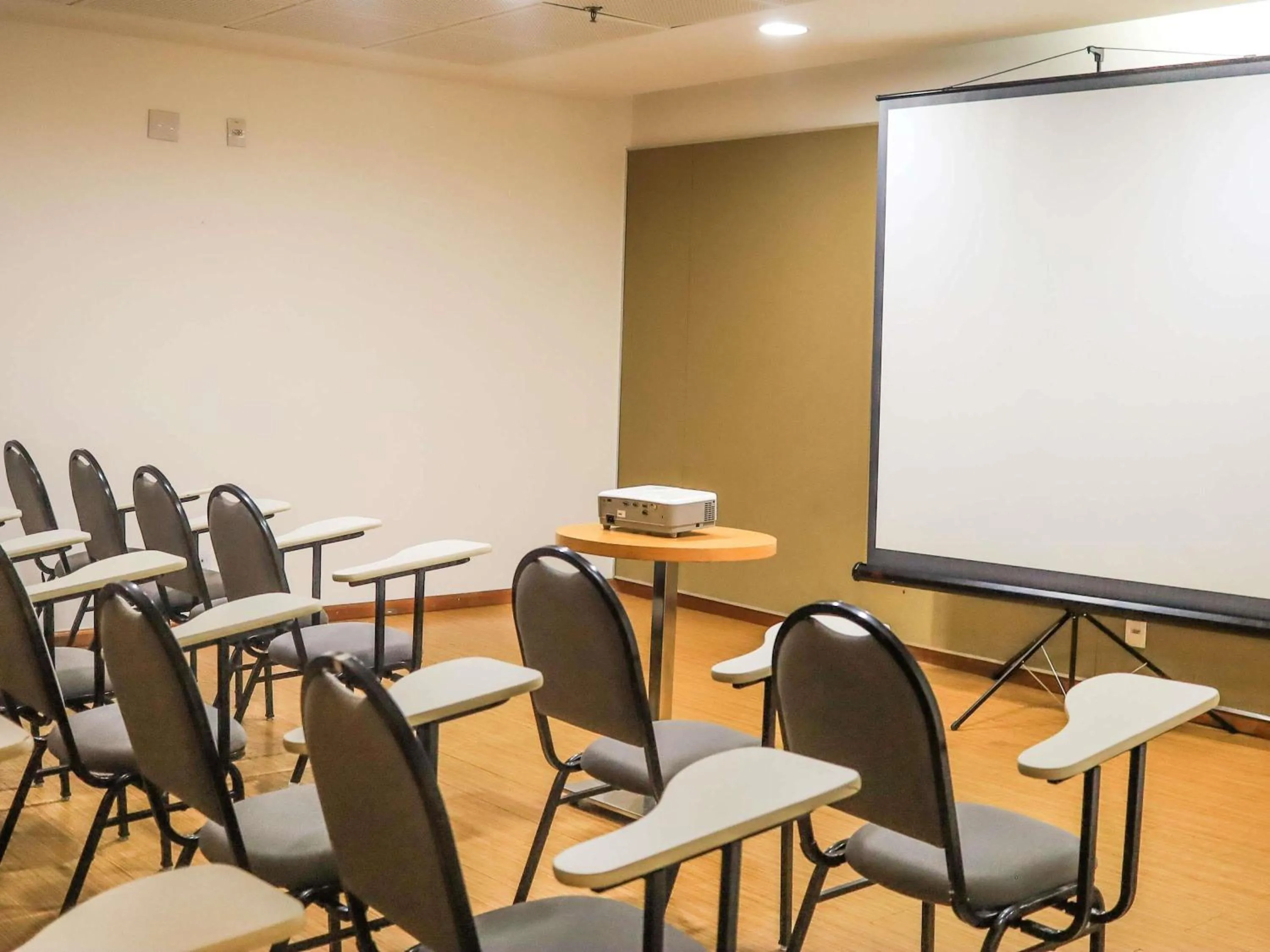 Meeting/conference room in ibis Feira de Santana