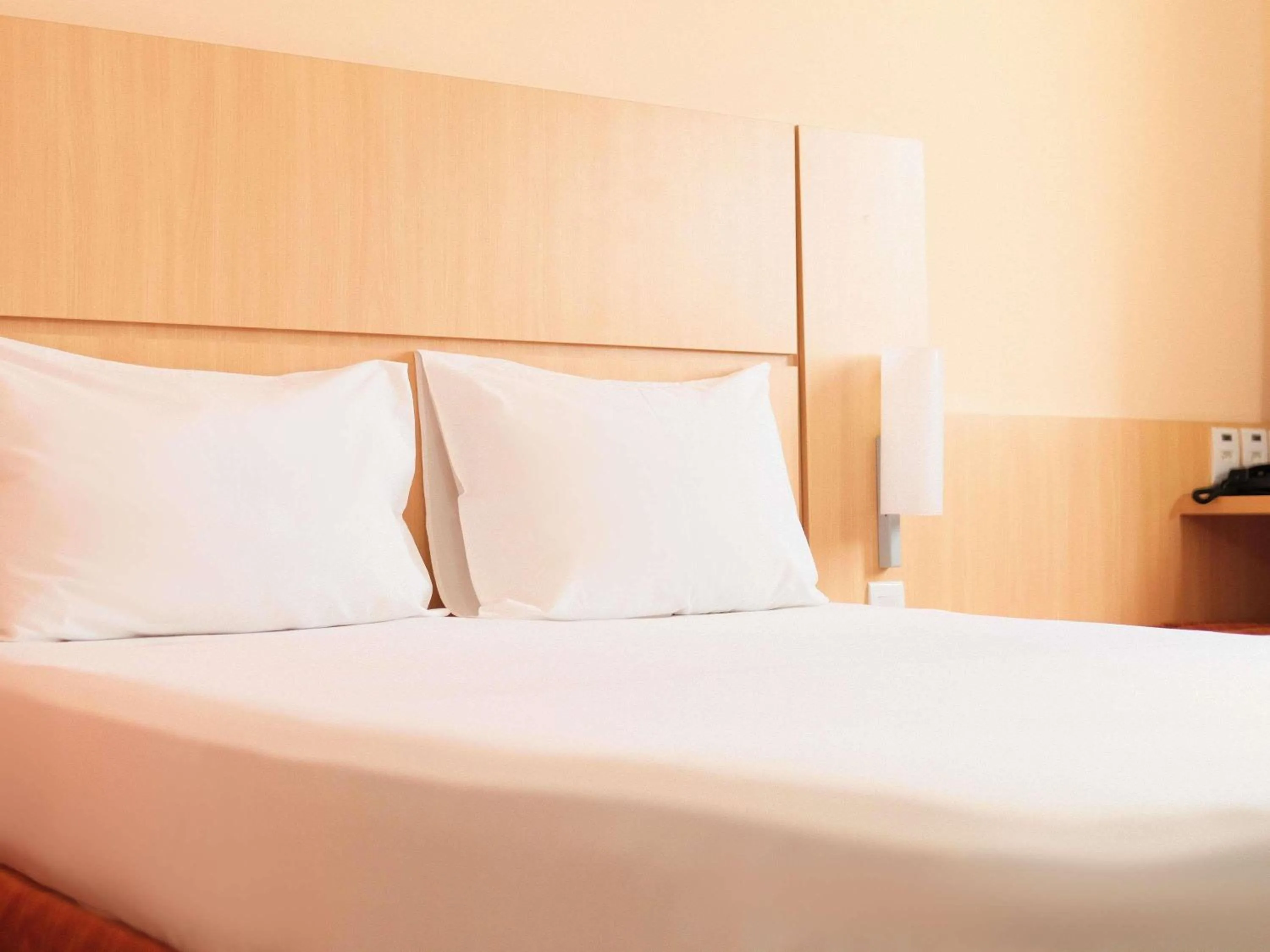 Bedroom, Bed in ibis Feira de Santana