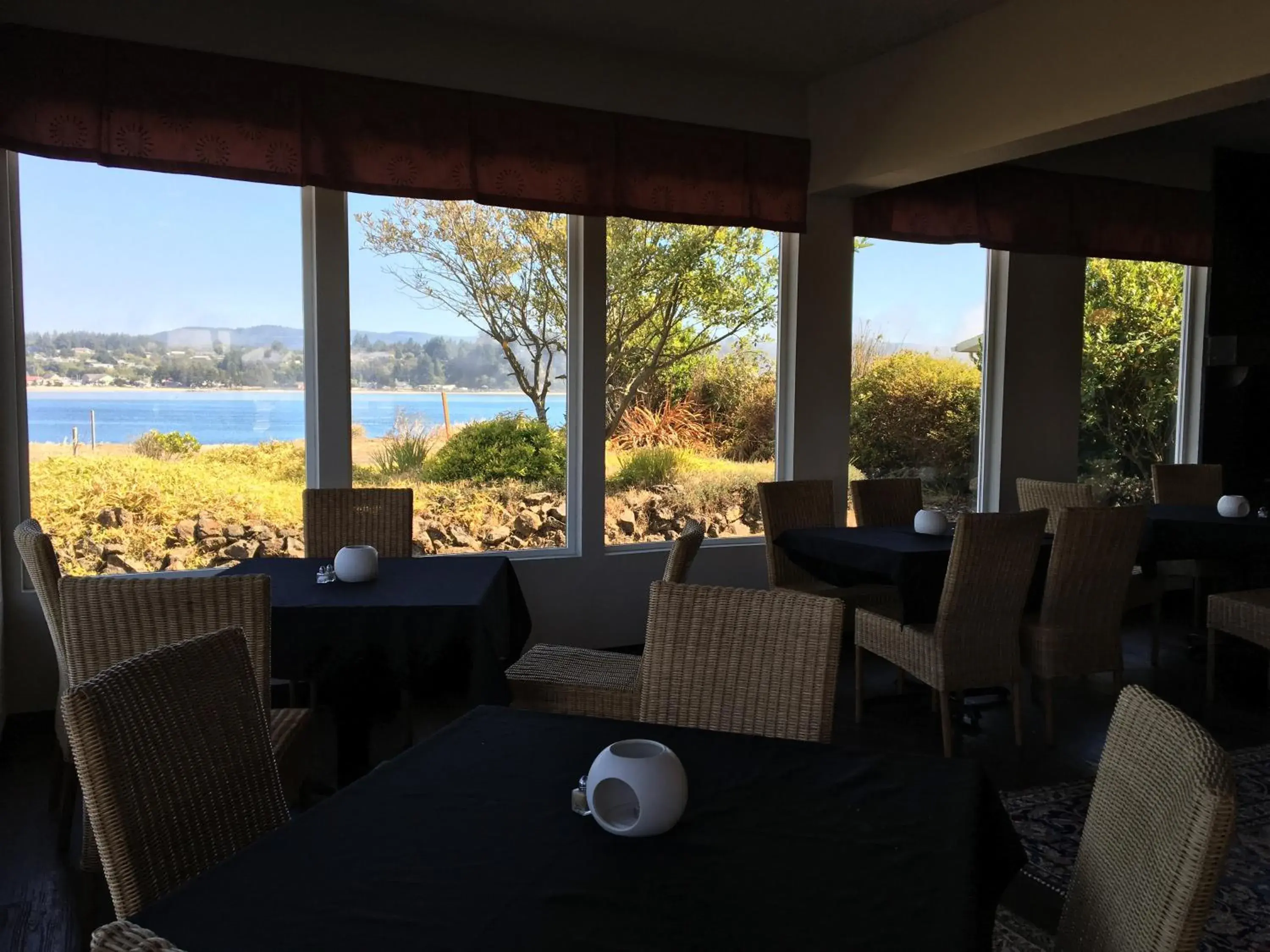 Restaurant/places to eat in Alsi Resort Hotel Restaurant/places to eat in Alsi Resort Hotel