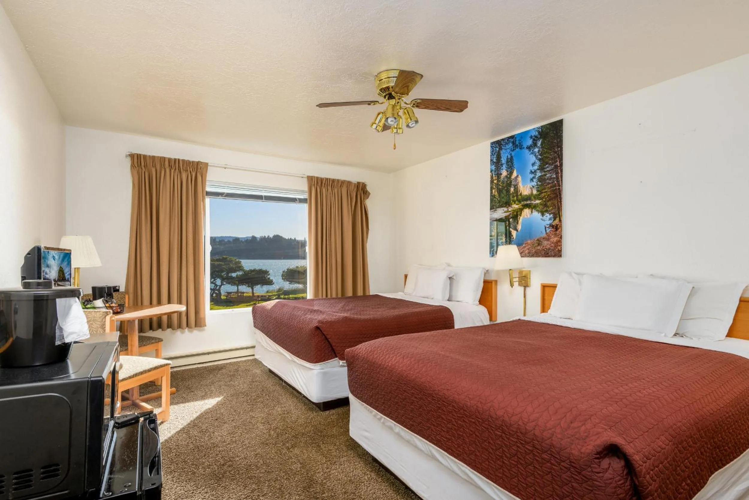 Bed in Alsi Resort Hotel