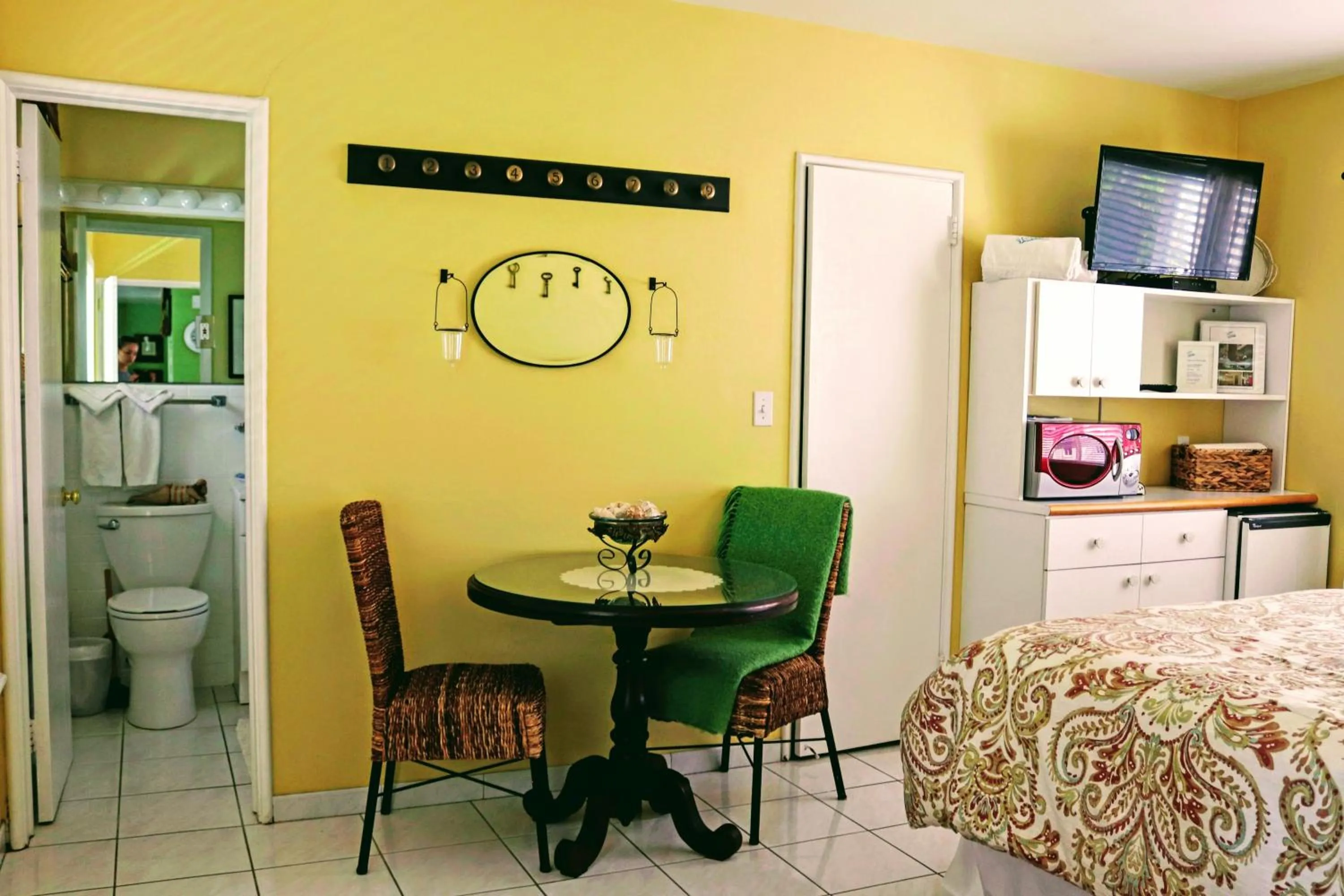 Bathroom, Bed in Villa Venezia