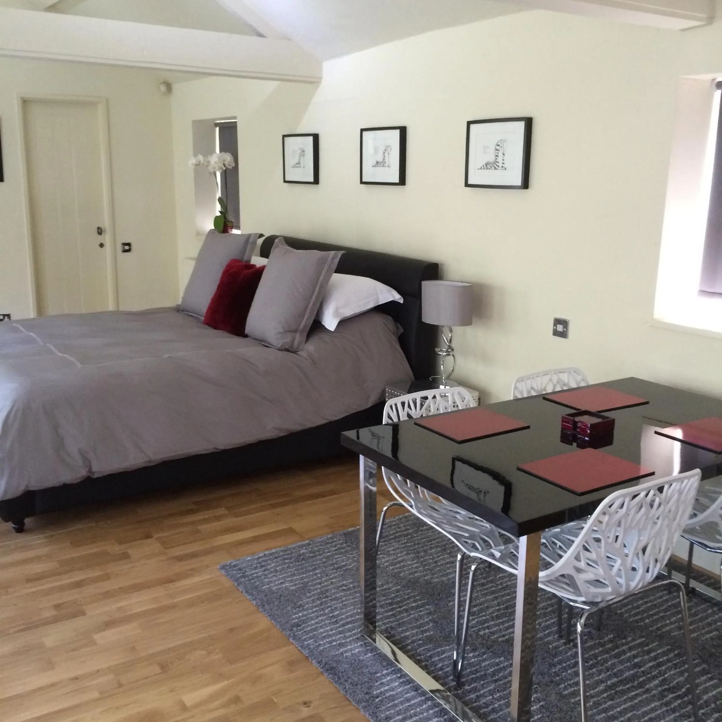 Bedroom, Bed in Hemples Lodge