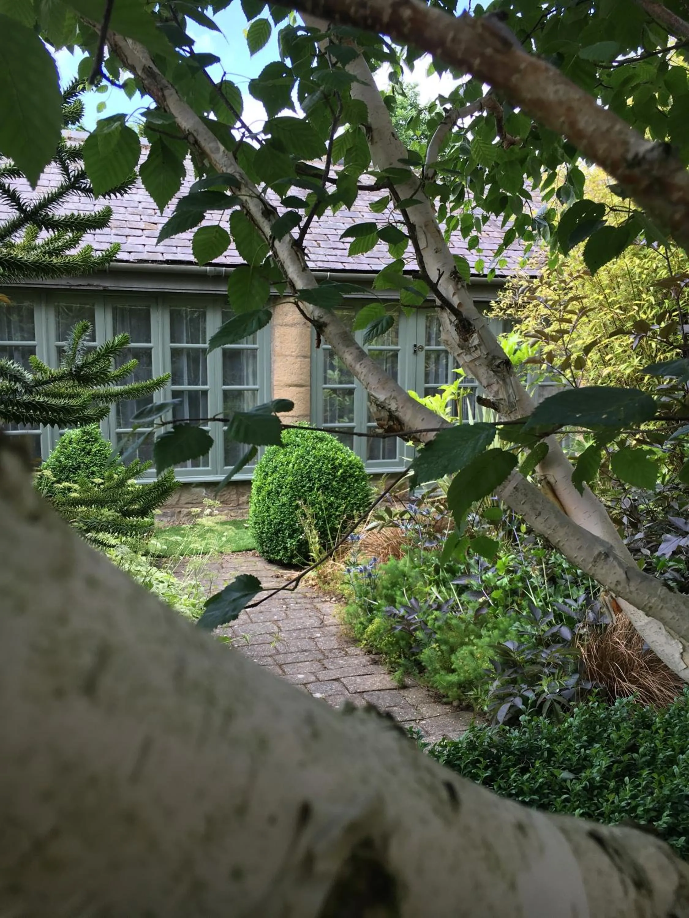 Facade/entrance in Hemples Lodge