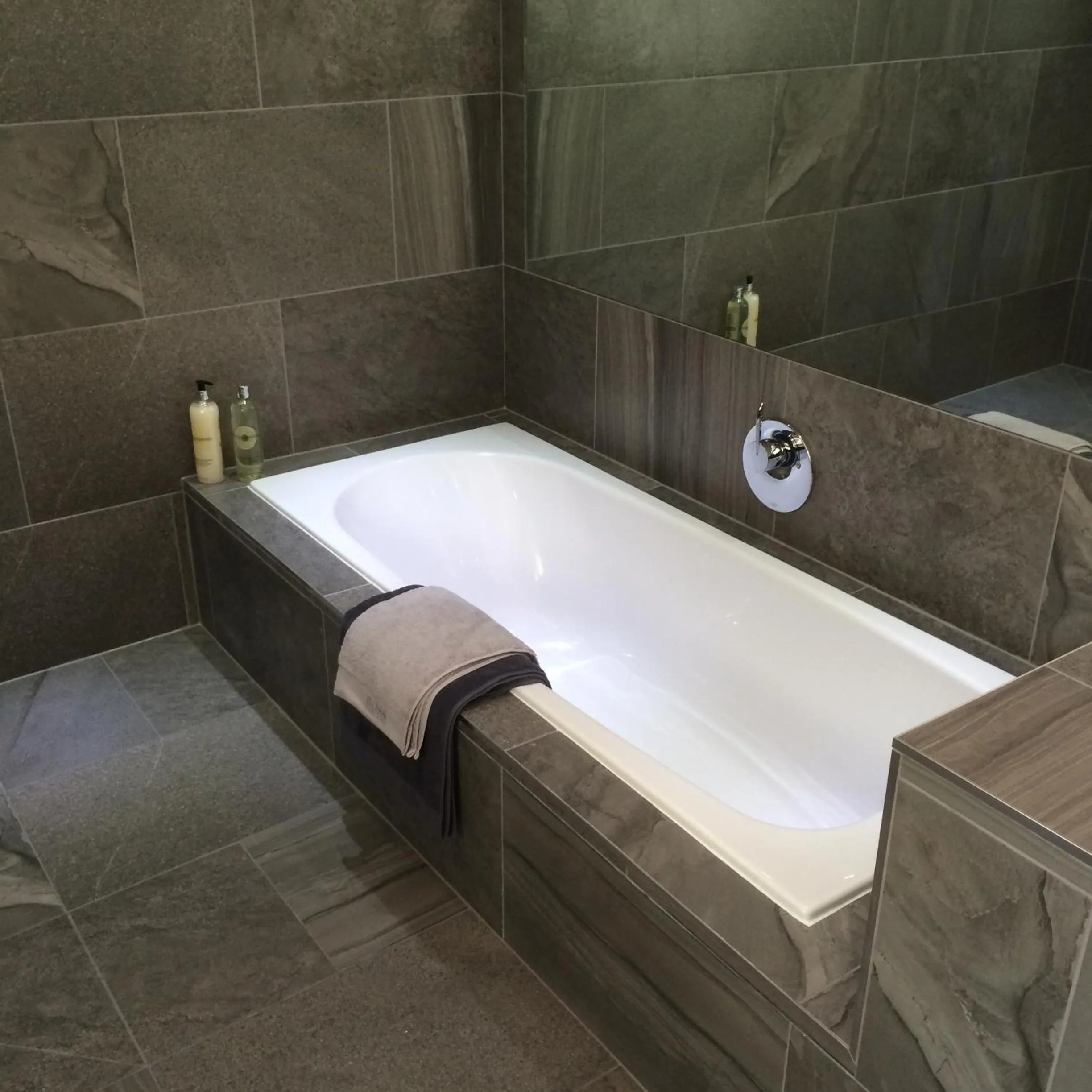 Bathroom in Hemples Lodge