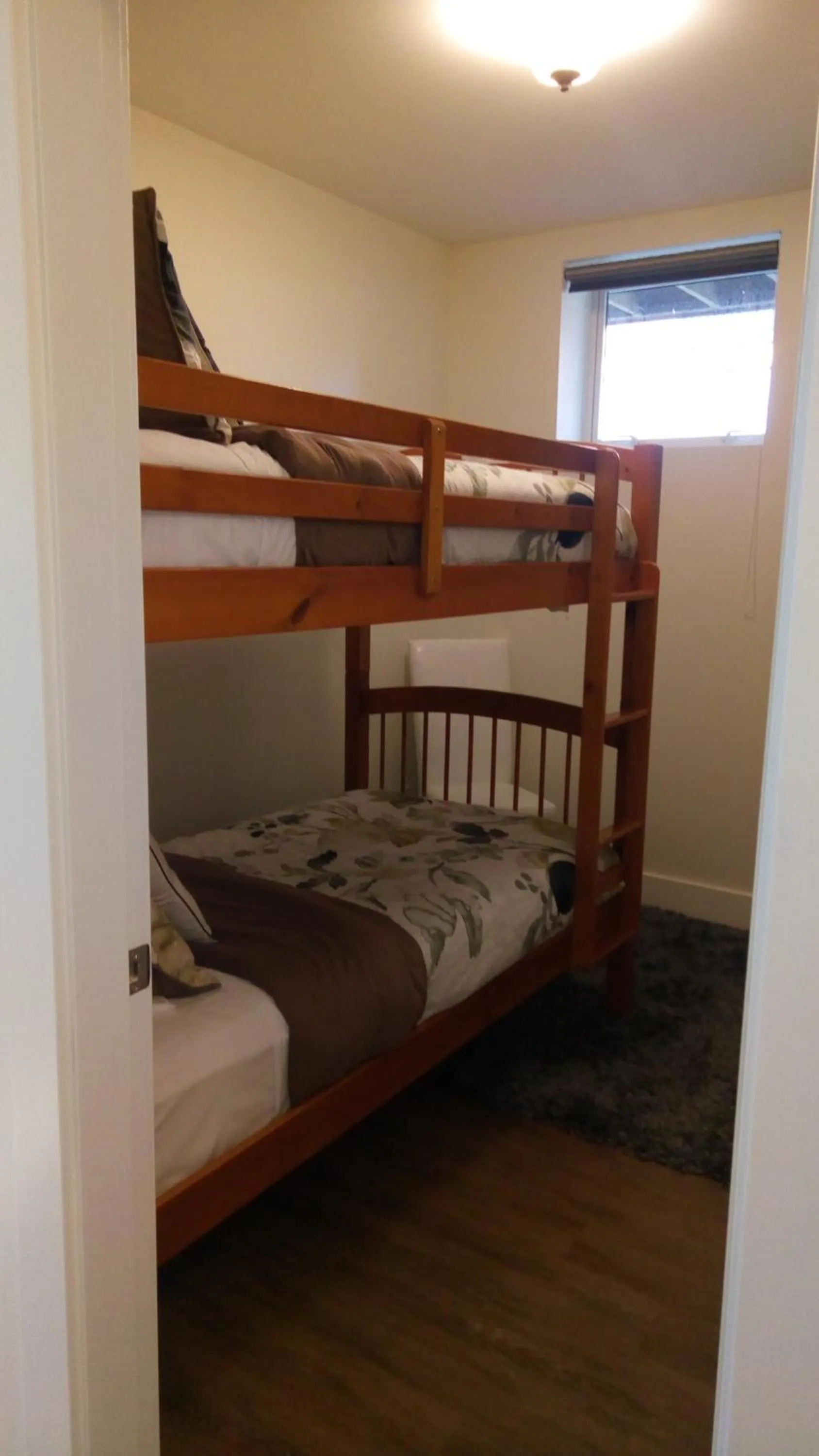Bedroom, Bed in Fish Tales Cottage