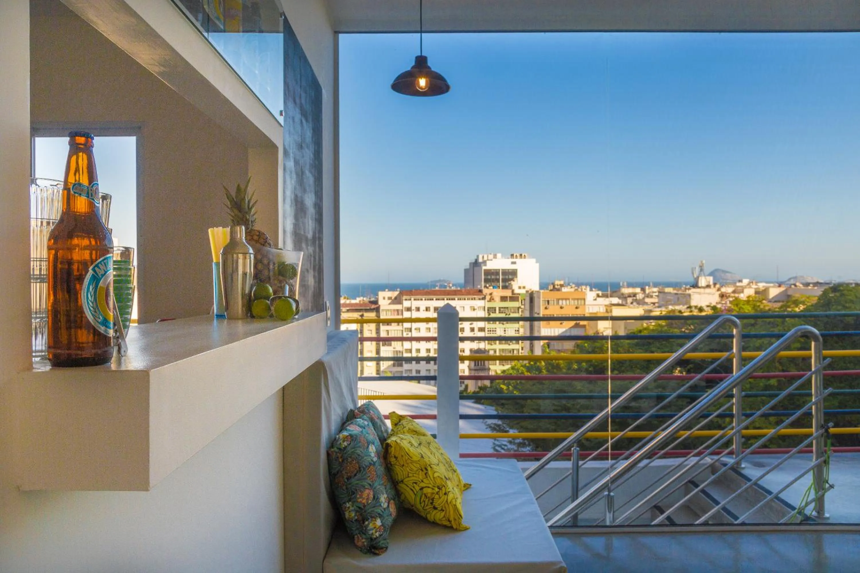 Communal lounge/ TV room in Aquarela do Leme